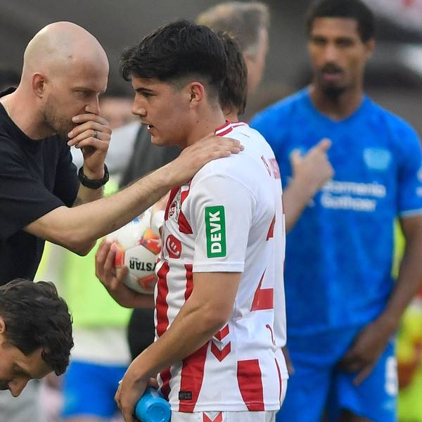 Rene Wagner Koeln instruiert Felipe Chavez Koeln 27 25.04.2026 Fussball 1. FC Koeln vs Bayer Leverkusen, Rheinenergiestadion, Koeln, DFB/DFL REGULATIONS PROHIBIT ANY USE OF PHOTOGRAPHS AS IMAGE SEQUENCES AND/OR QUASI-VIDEO *** Rene Wagner Koeln instructs Felipe Chavez Koeln 27 25 04 2026 Soccer 1 FC Koeln vs Bayer Leverkusen, Rheinenergiestadion, Koeln, DFB DFL REGULATIONS PROHIBIT ANY USE OF PHOTOGRAPHS AS IMAGE SEQUENCES AND OR QUASI VIDEO Copyright: xpepphotox/xHorstxMauelshagenx pep00321, pep_20260425_hm_344984