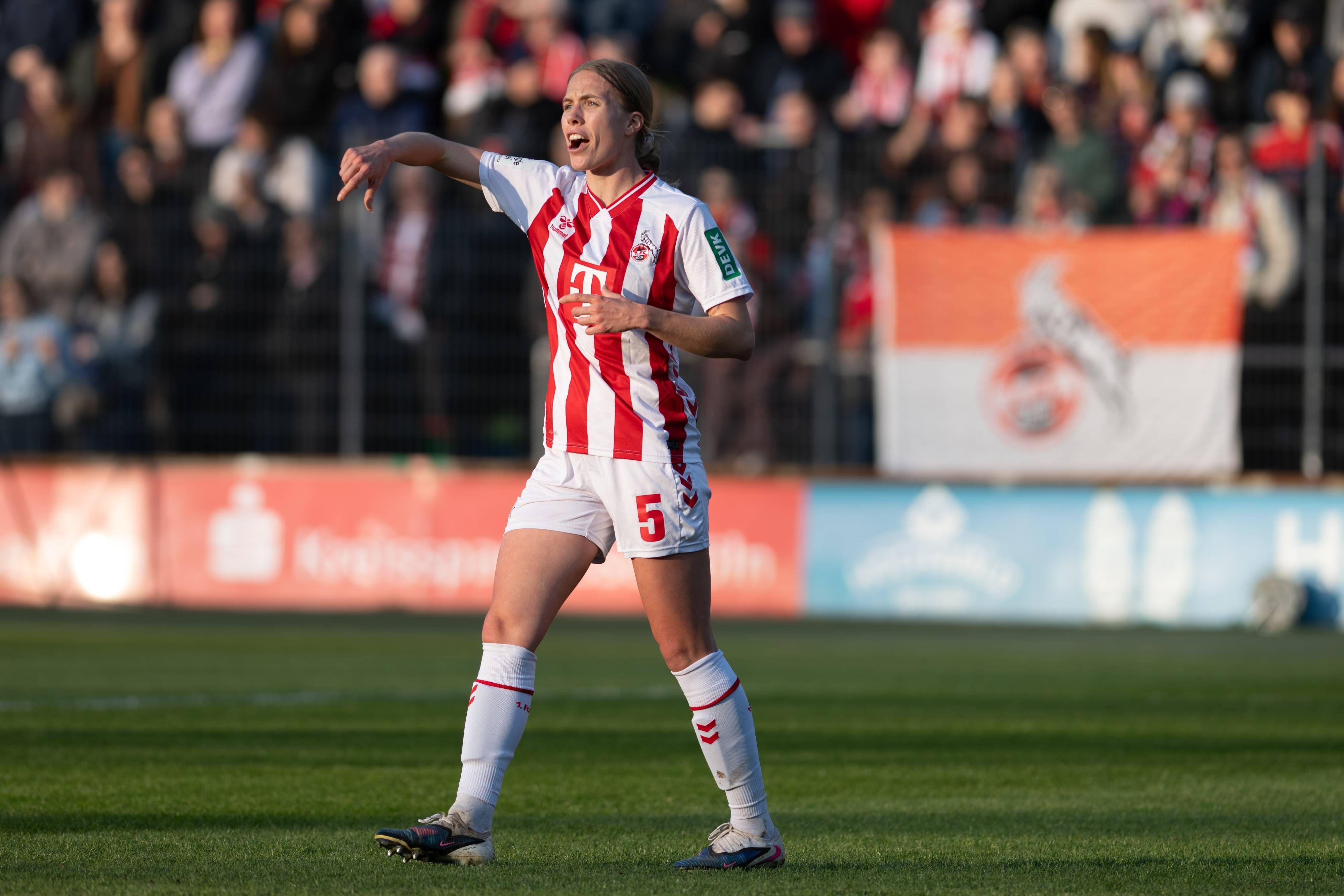 Celina Degen 5 1. FC Koeln Frauen gestikuiert, 1. FC Koeln Frauen vs. FC Bayern Muenchen Frauen, Fussball, Google Pixel Frauen-Bundesliga, 20. Spieltag, 2025/2026, 15.03.2026 DFB regulations prohibit any use of photographs as image sequences and/or quasi-video Koeln Nordrhein-Westfalen Deutschland *** Celina Degen 5 1 FC Koeln Frauen gestikuiert, 1 FC Koeln Frauen vs FC Bayern Muenchen Frauen, Fussball, Google Pixel Frauen Bundesliga, 20 Spieltag, 2025 2026, 15 03 2026 DFB regulations prohibit any use of photographs as image sequences and or quasi video Koeln Nordrhein Westfalen Germany Copyright: xkolbert-press/MarkusxVerwimpx