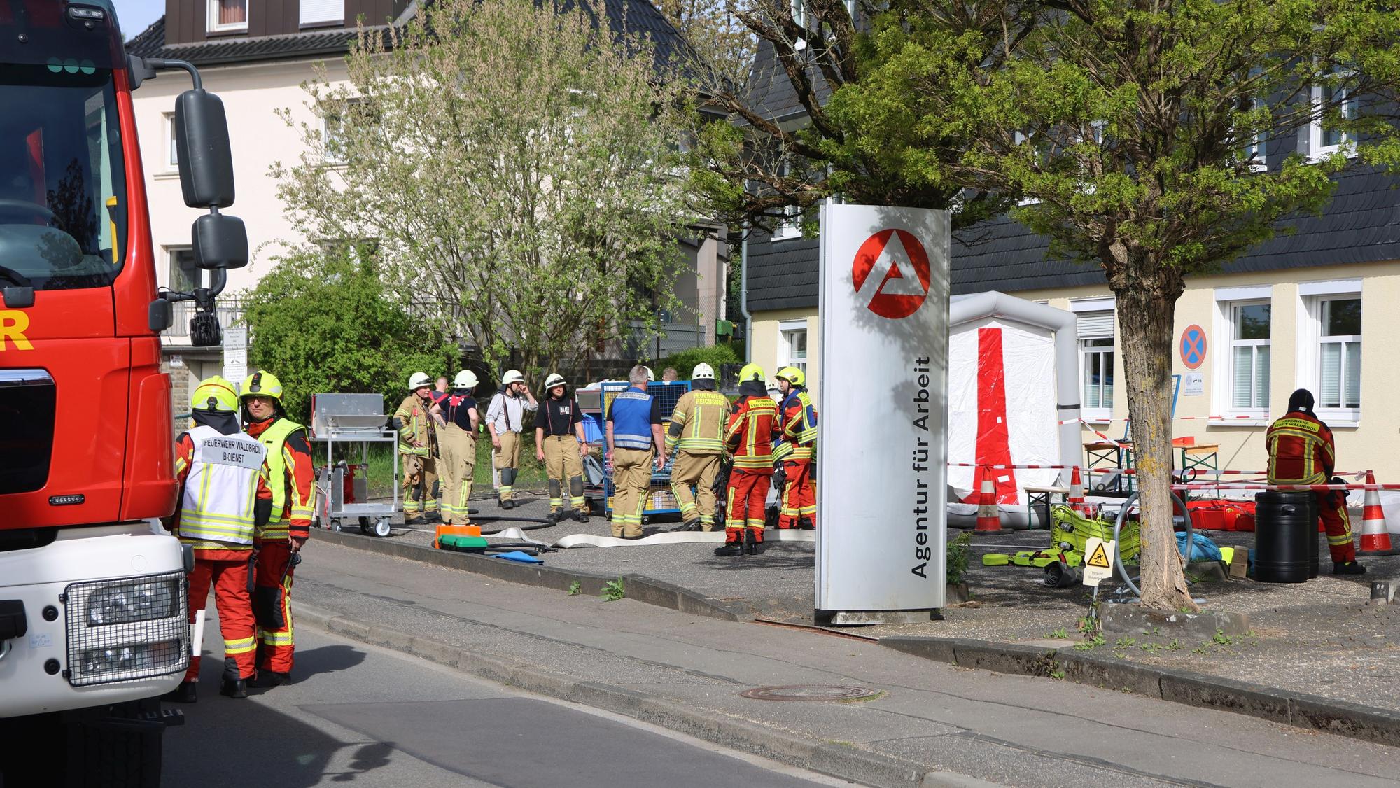 Auch die Dekontaminationseinheit der Reichshofer Feuerwehr ist angerückt