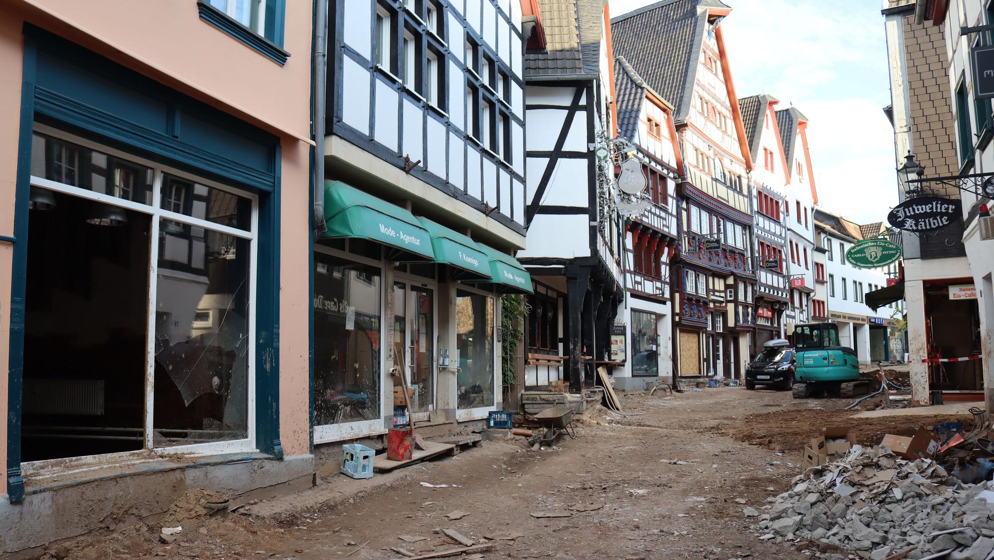 Die Innenstadt von Bad Münstereifel, 16 Tage nach dem Hochwasser im Juli 2021.