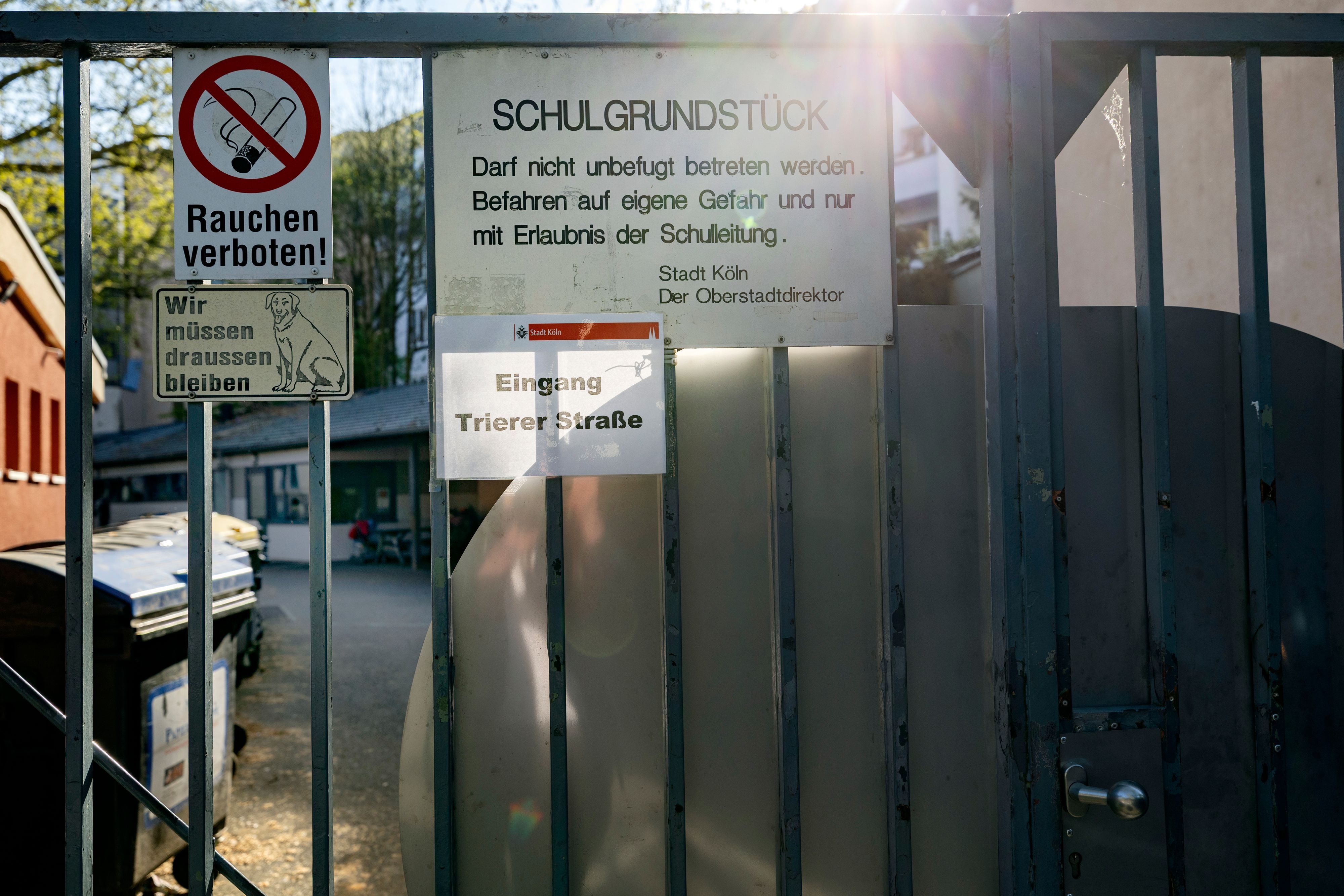 In Köln sind Schulhöfe bislang grundsätzlich nach dem Unterricht geschlossen, obwohl sie Raum zum Spielen in der Großstadt bieten könnten.