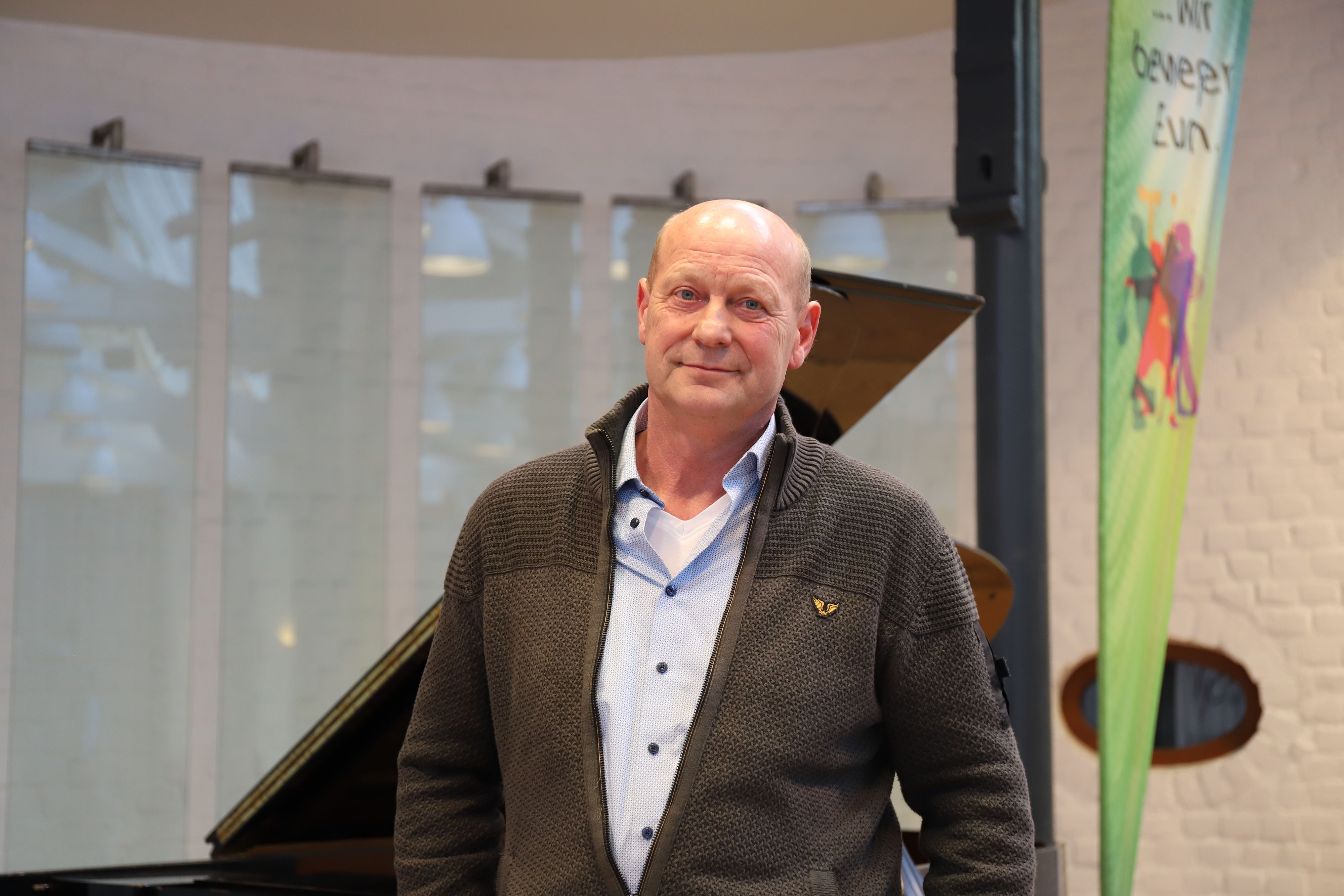 Stadtsportverband und die Stadt Hennef haben in der Meys Fabrik die Sportlerehrennadel an neun verdiente Persönlichkeiten des Hennefer Sports verliehen. Reinhold Schönenberg, SSV Happerschoß, geehrt, ohne Funktionär zu sein.