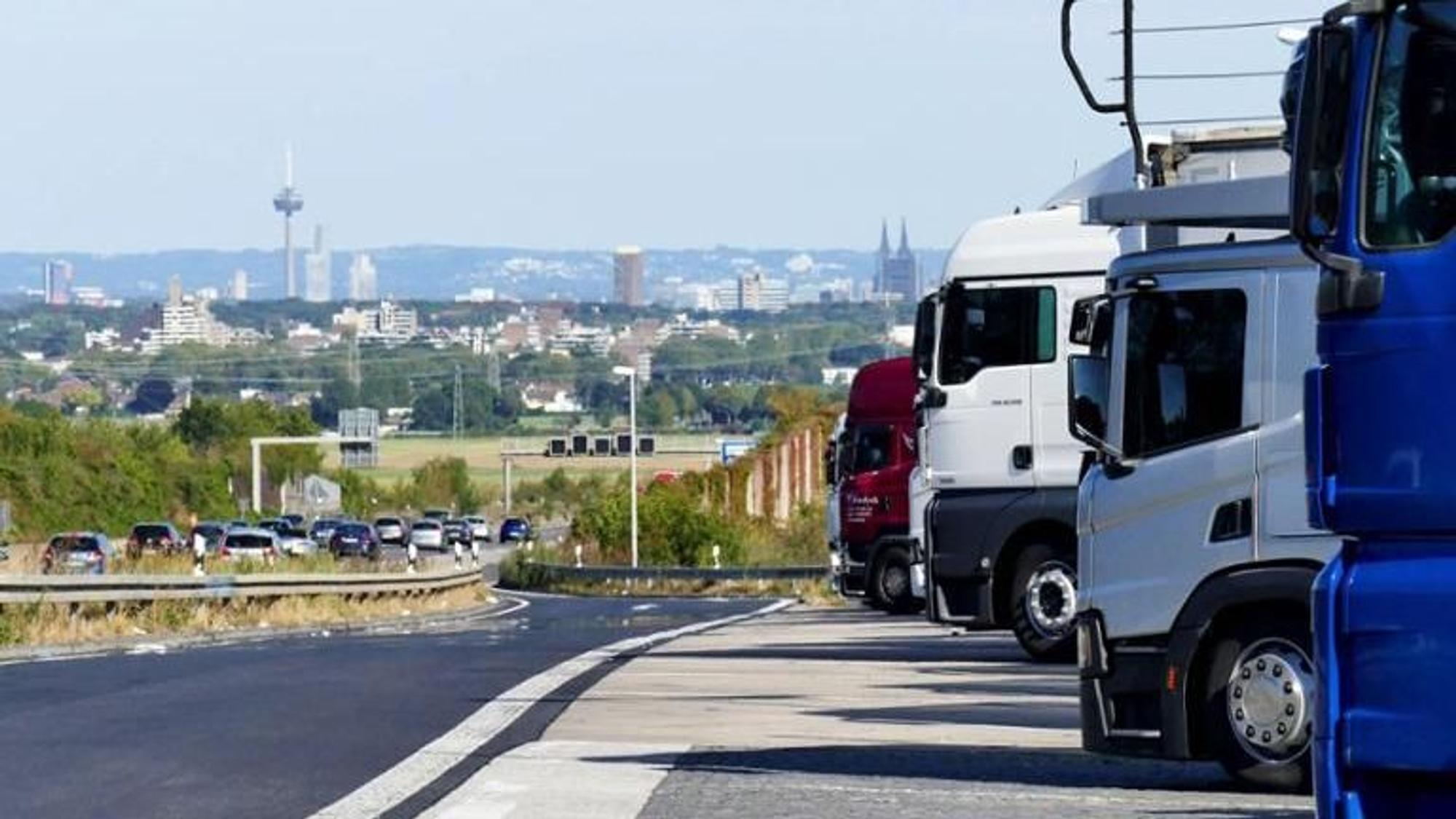 Auf der Rastanlage Frechen-Süd an der A4 begann die Verfolgungsjagd. In Frechen endete sie.