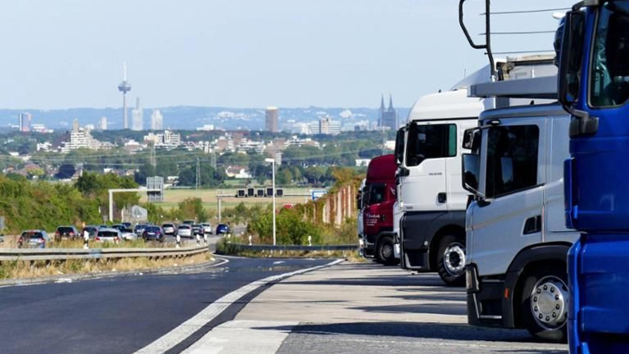 Auf der Rastanlage Frechen-Süd an der A4 begann die Verfolgungsjagd. In Frechen endete sie.