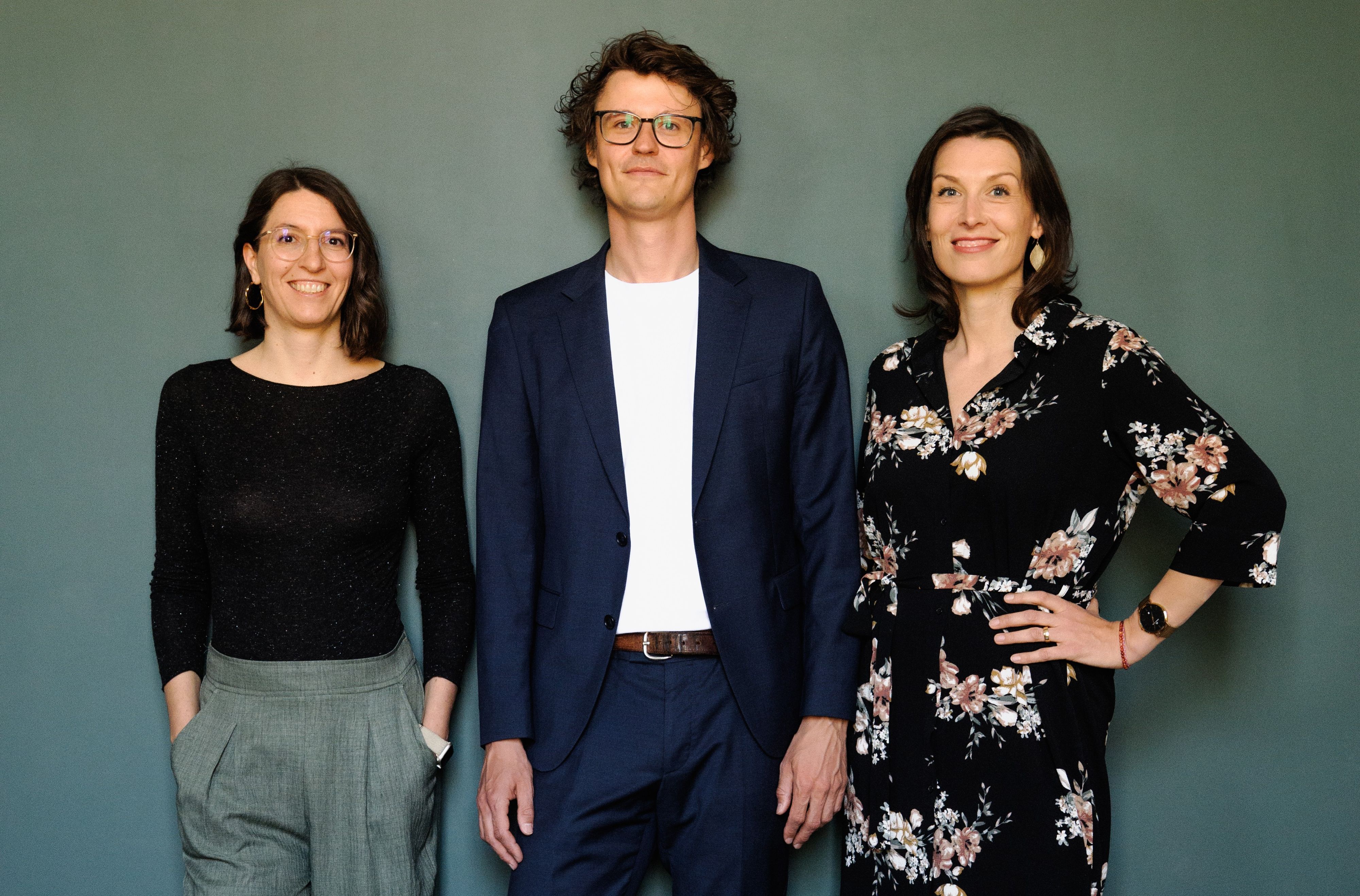 Judith Barbolini (CSO), Paul Bremer (CSO) und Jana Baum (CEO) stehen nebeneinander.