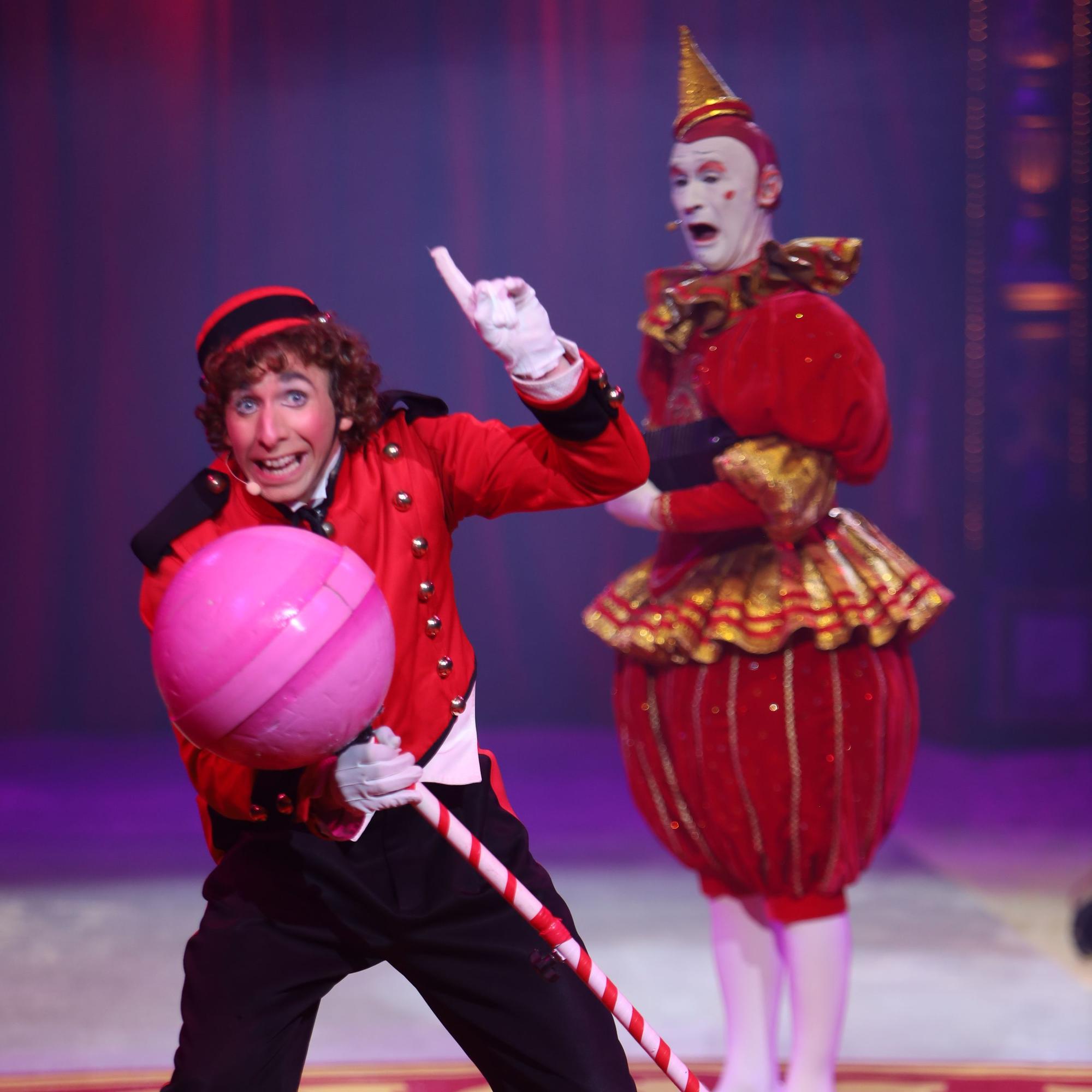 Kevinski mit Weißclown Gensi in der Manege