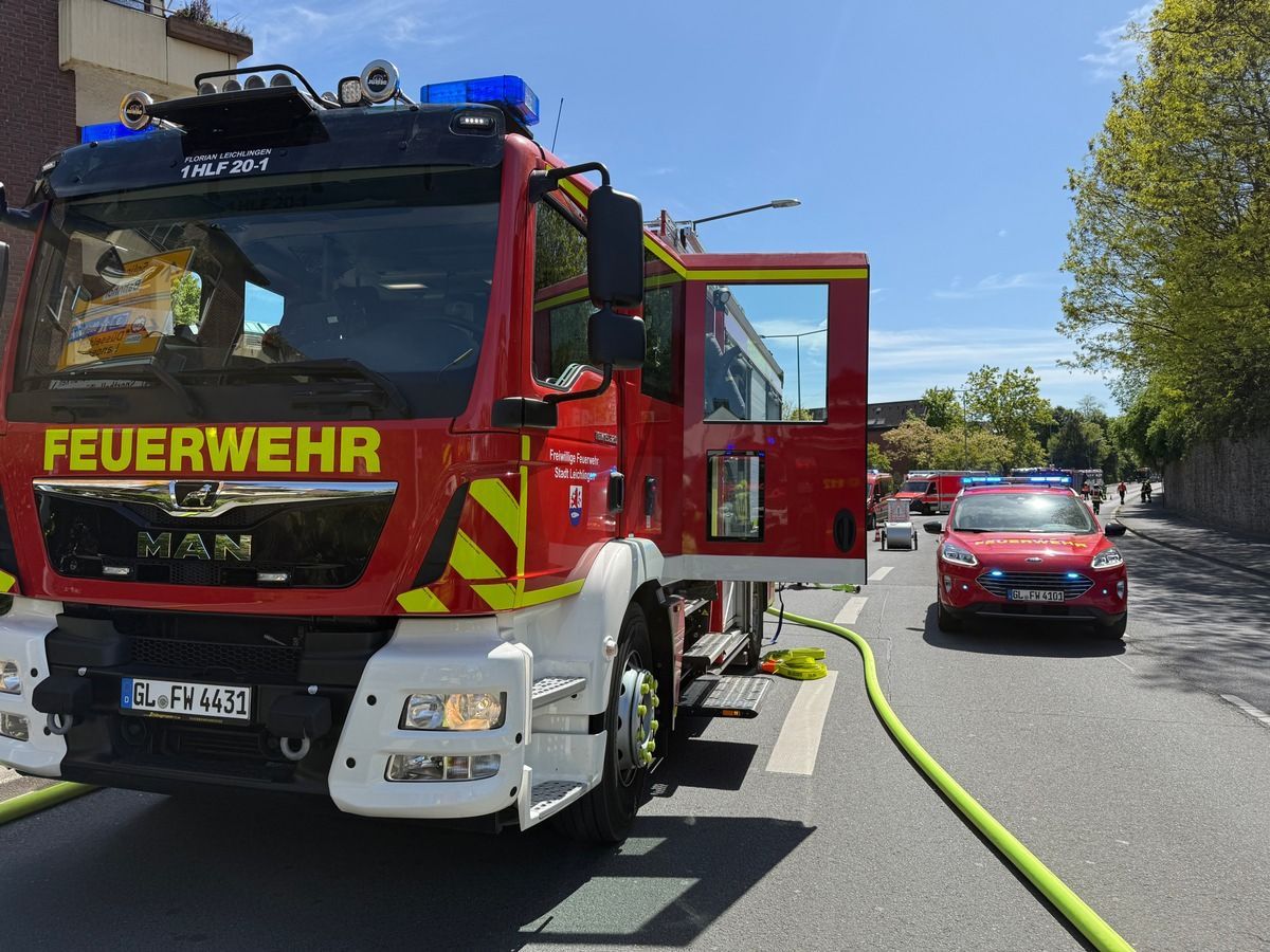 Feuerwehreinsatz in Leichlingen wegen gemeldetem Wohnungsbrand.