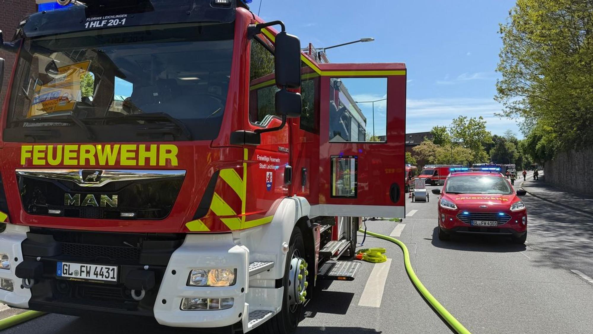 Feuerwehreinsatz in Leichlingen wegen gemeldetem Wohnungsbrand.