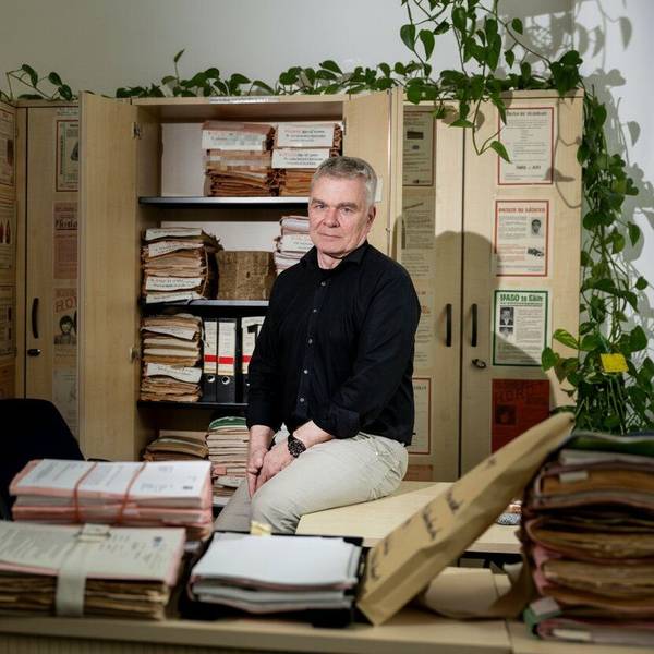 Cold-Case-Ermittler Markus Weber in seinem Büro.