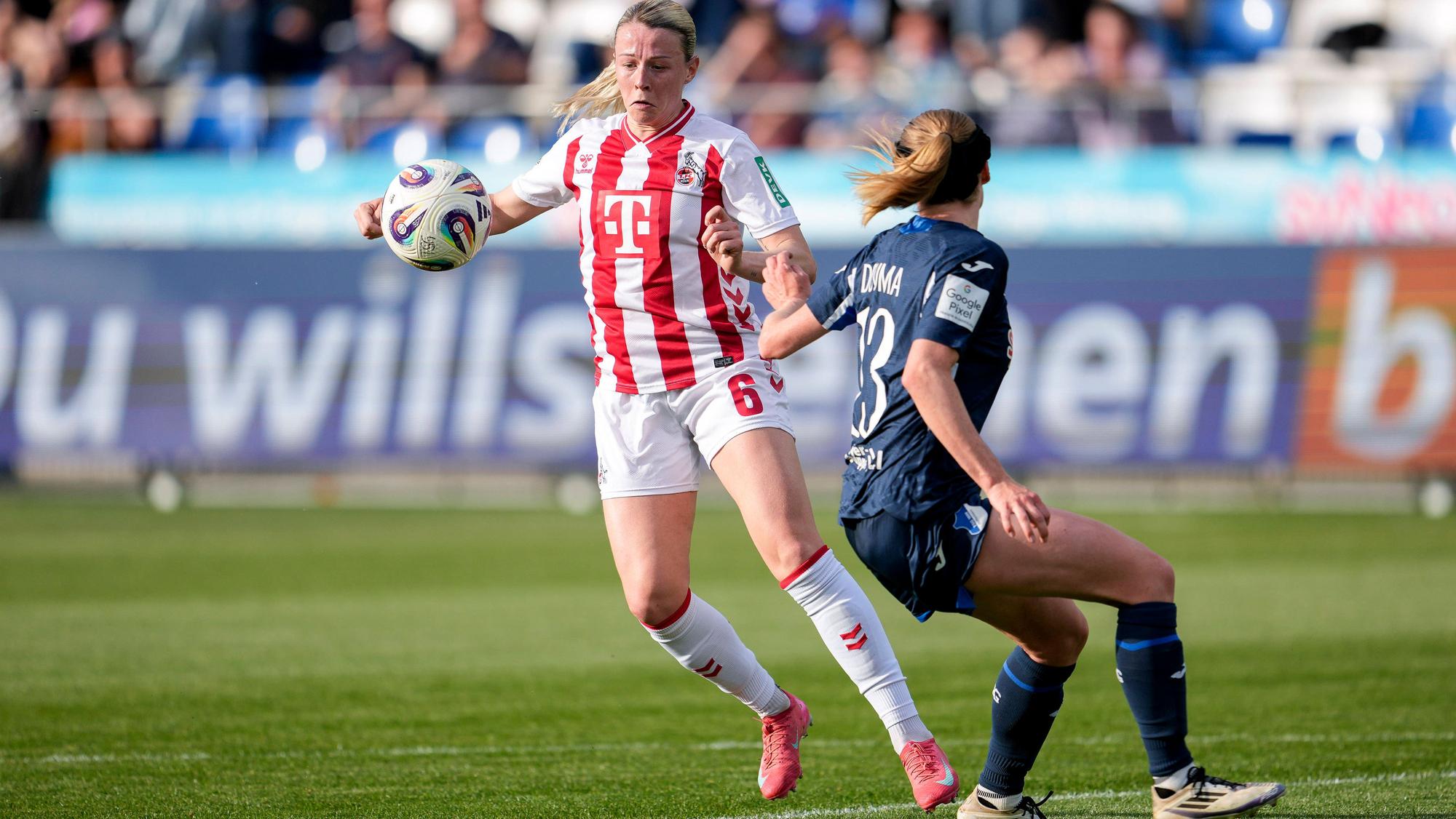v.li.: Sandra Maria Jessen Köln, 6, Wielle Douma Wianda Ellen Geertruida Douma, TSG, 13, Zweikampf, Spielszene, Duell, duel, tackle, tackling, Dynamik, Action, Aktion, 27.04.2026, Sinsheim Hoffenheim Deutschland, Fussball, Google Pixel Frauen-Bundesliga, TSG 1899 Hoffenheim - 1. FC Köln, DFB/DFL REGULATIONS PROHIBIT ANY USE OF PHOTOGRAPHS AS IMAGE SEQUENCES AND/OR QUASI-VIDEO. *** v li Sandra Maria Jessen Cologne, 6 , Wielle Douma Wianda Ellen Geertruida Douma, TSG, 13 , duel, duel scene, duel, tackle, tackling, dynamics, action, action, 27 04 2026, Sinsheim Hoffenheim Germany , Football, Google Pixel Women Bundesliga, TSG 1899 Hoffenheim 1 FC Köln, DFB DFL REGULATIONS PROHIBIT ANY USE OF PHOTOGRAPHS AS IMAGE SEQUENCES AND OR QUASI VIDEO xozx