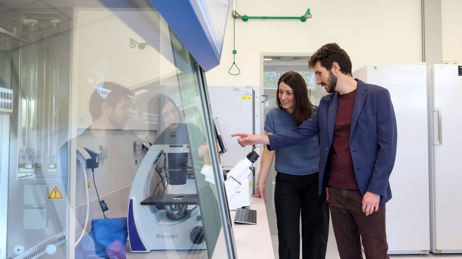 Matteo Veronese und Selin Bozkurt wollen Arbeitsplätze in den neuen Laboren mieten.