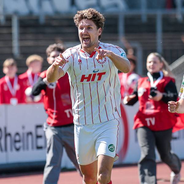 25.04.2026, xsefx, Fußball, RL West, Fortuna Köln - SC Wiedenbrück, 31. Spieltag, Südstadion, Saison 2025 2026: Torjubel nach dem Tor zum 2:0 für den SC Fortuna Köln durch Torschütze Timo Bornemann SC Fortuna Köln, 19 zusammen mit Enzo Wirtz SC Fortuna Köln, 9 DFB regulations prohibit any use of photographs as image sequences and or quasi-video. Photo: xSabinexEffgenxPressefotoKochx Nordrhein-Westfalen Deutschland *** 25 04 2026, xsefx, Fußball, RL West, Fortuna Köln SC Wiedenbrück, 31 Spieltag, Südstadion, Saison 2025 2026 Torjubel nach dem Tor zum 2 0 für den SC Fortuna Köln durch Torschütze Timo Bornemann SC Fortuna Köln, 19 zusammen mit Enzo Wirtz SC Fortuna Köln, 9 DFB regulations prohibit any use of photographs as image sequences and or quasi video Photo xSabinexEffgenxPressefotoKochx Nordrhein Westfalen Germany