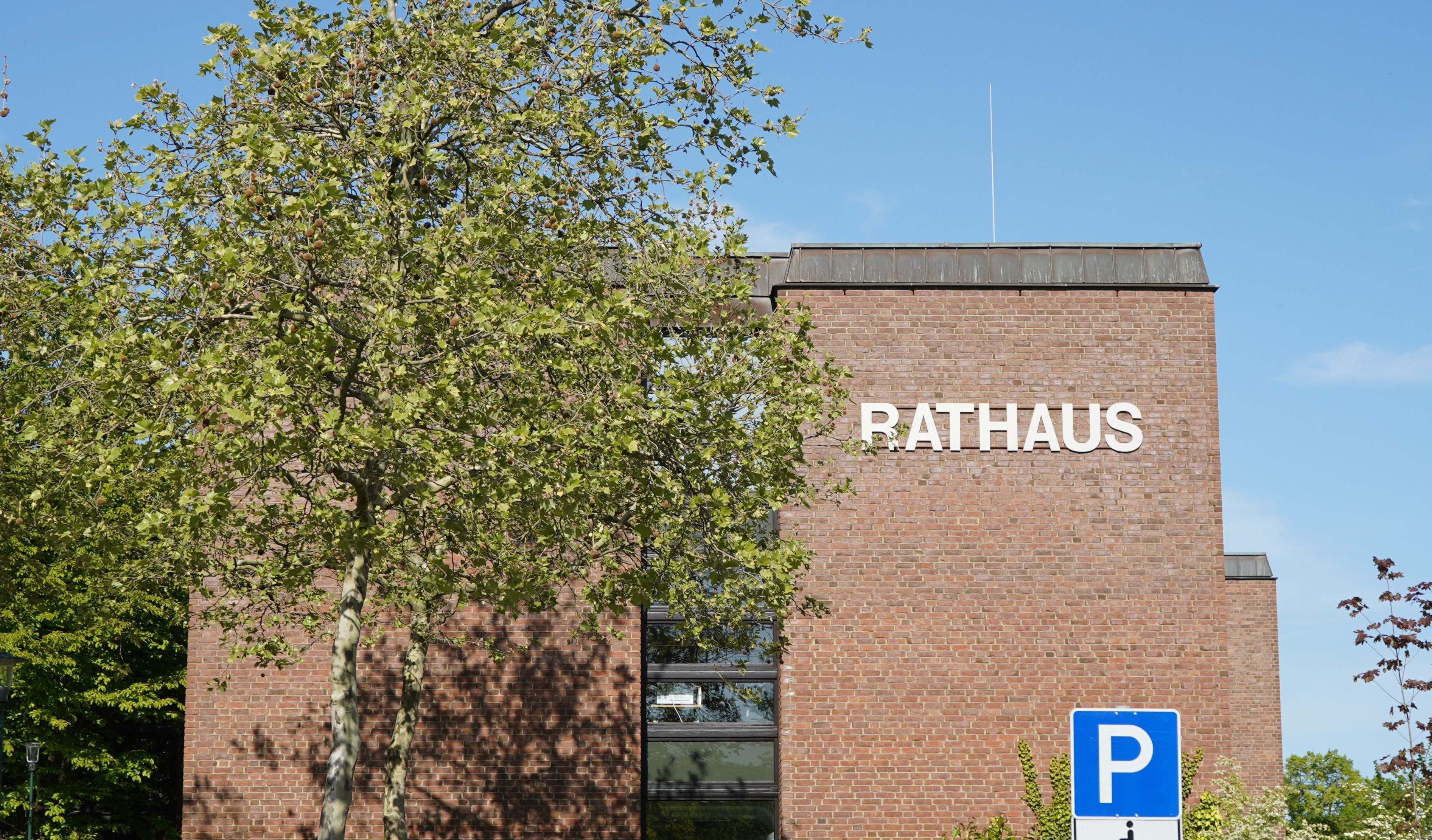 Das Foto zeigt das Rathaus in Kerpen.