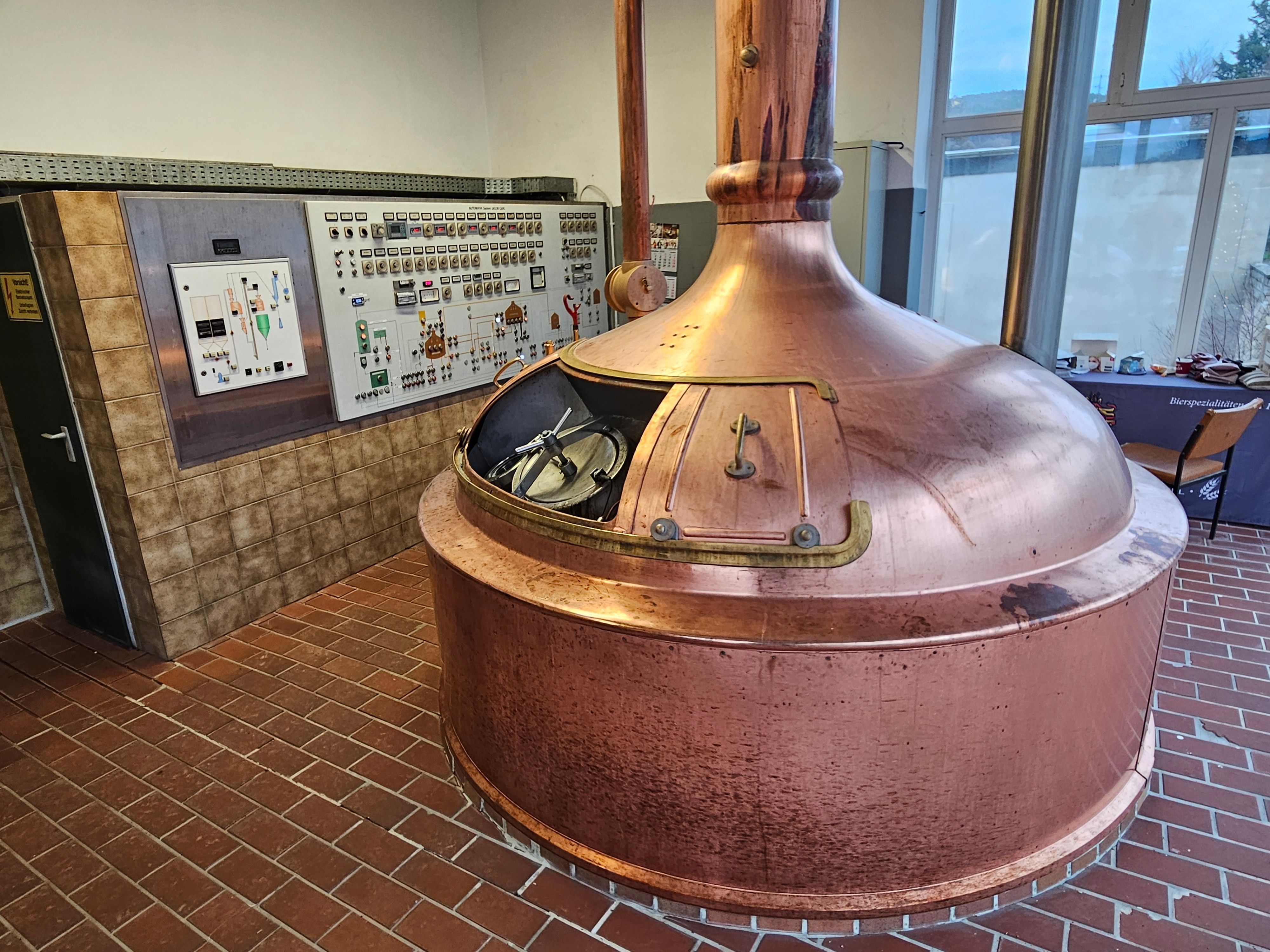 Das Foto zeigt einen der Braukessel der Gemünder Brauerei.