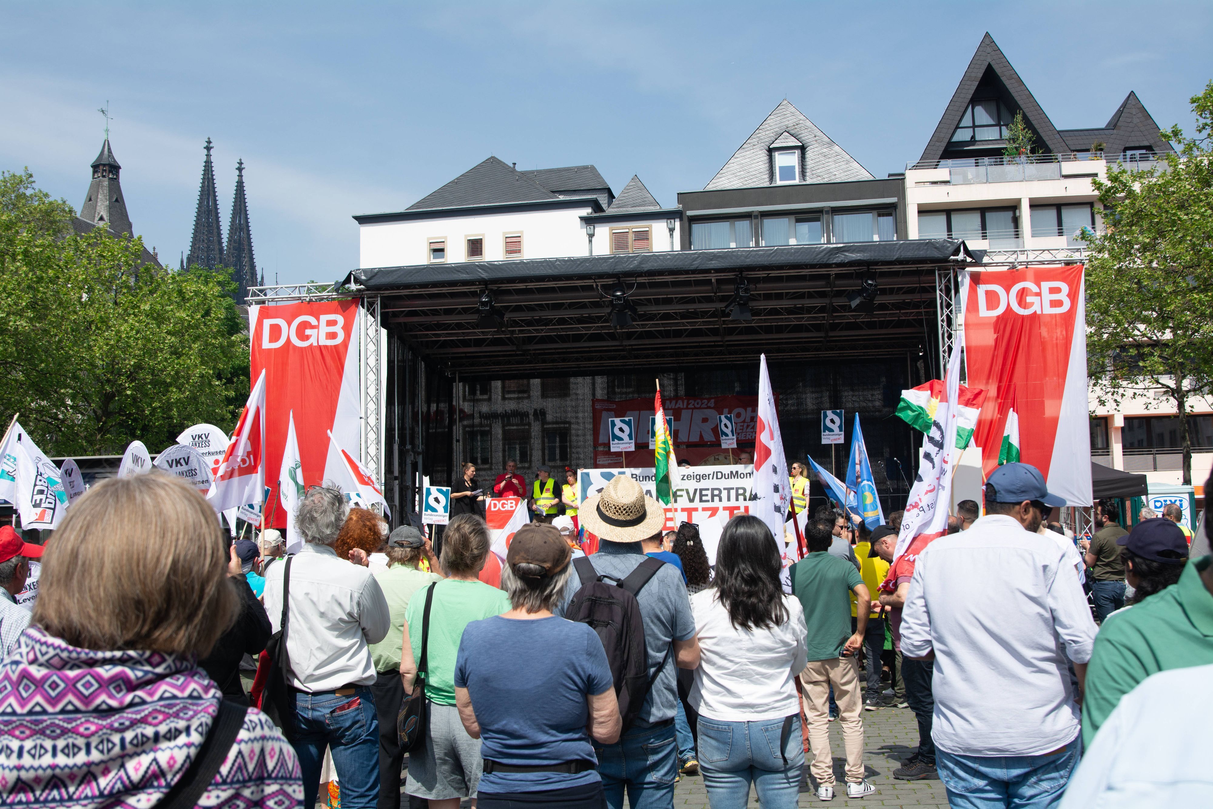 Zum Tag der Arbeit am 1. Mai organisiert der DGB traditionell eine Demonstration mit Kundgebung wie hier im Jahr 2024. (Archivbild)
