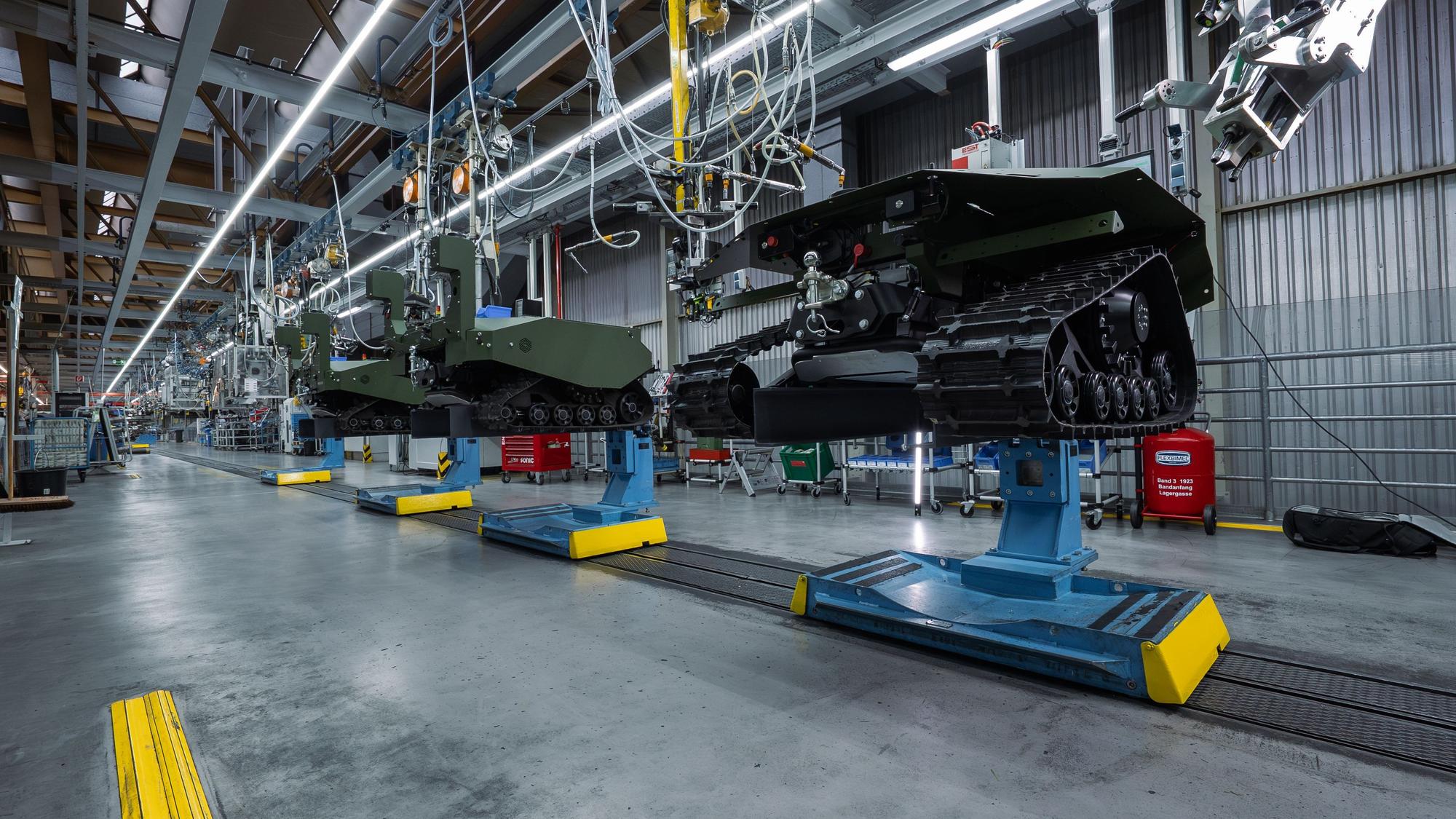Eine Fertigungsstraße für unbemannte Verteidigungssysteme bei Deutz