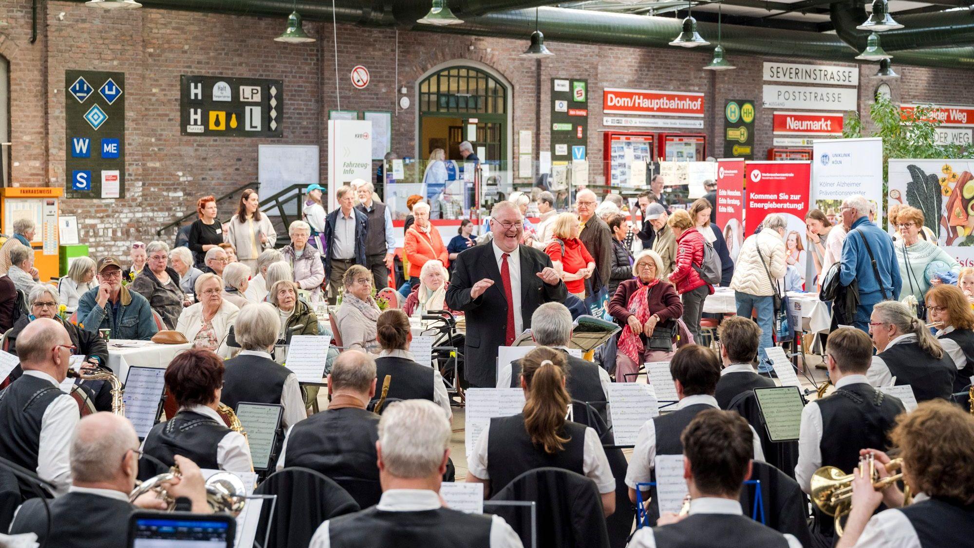Ein Highlight im Programm des Aktionstages für Senior*innen: der Auftritt des KVB-Orchesters.
