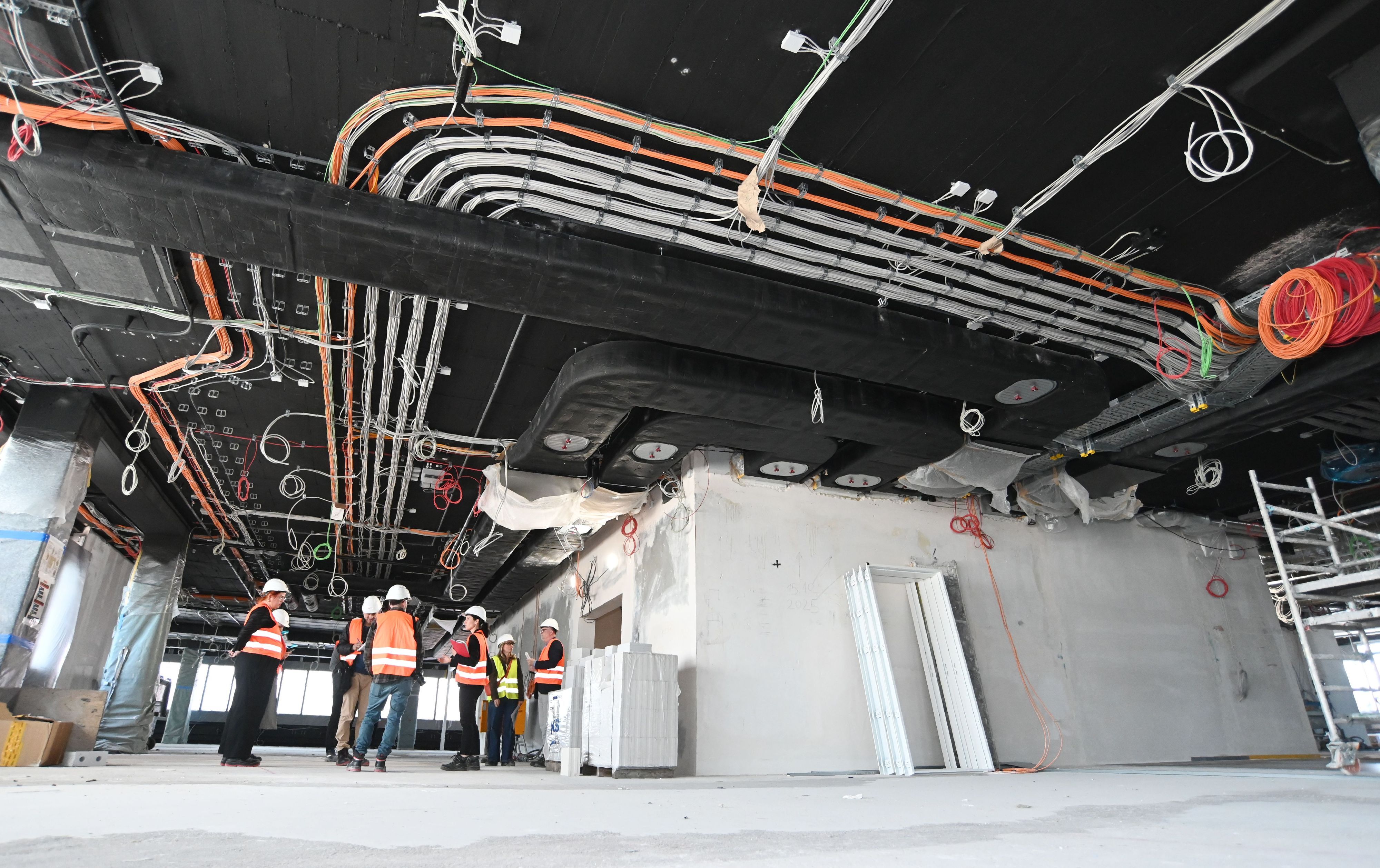 30.04.2026 Köln. Rundgang über die Baustelle der Zentralbibliothek am Josef-Haubrich-Hof. Foto: Alexander Schwaiger
