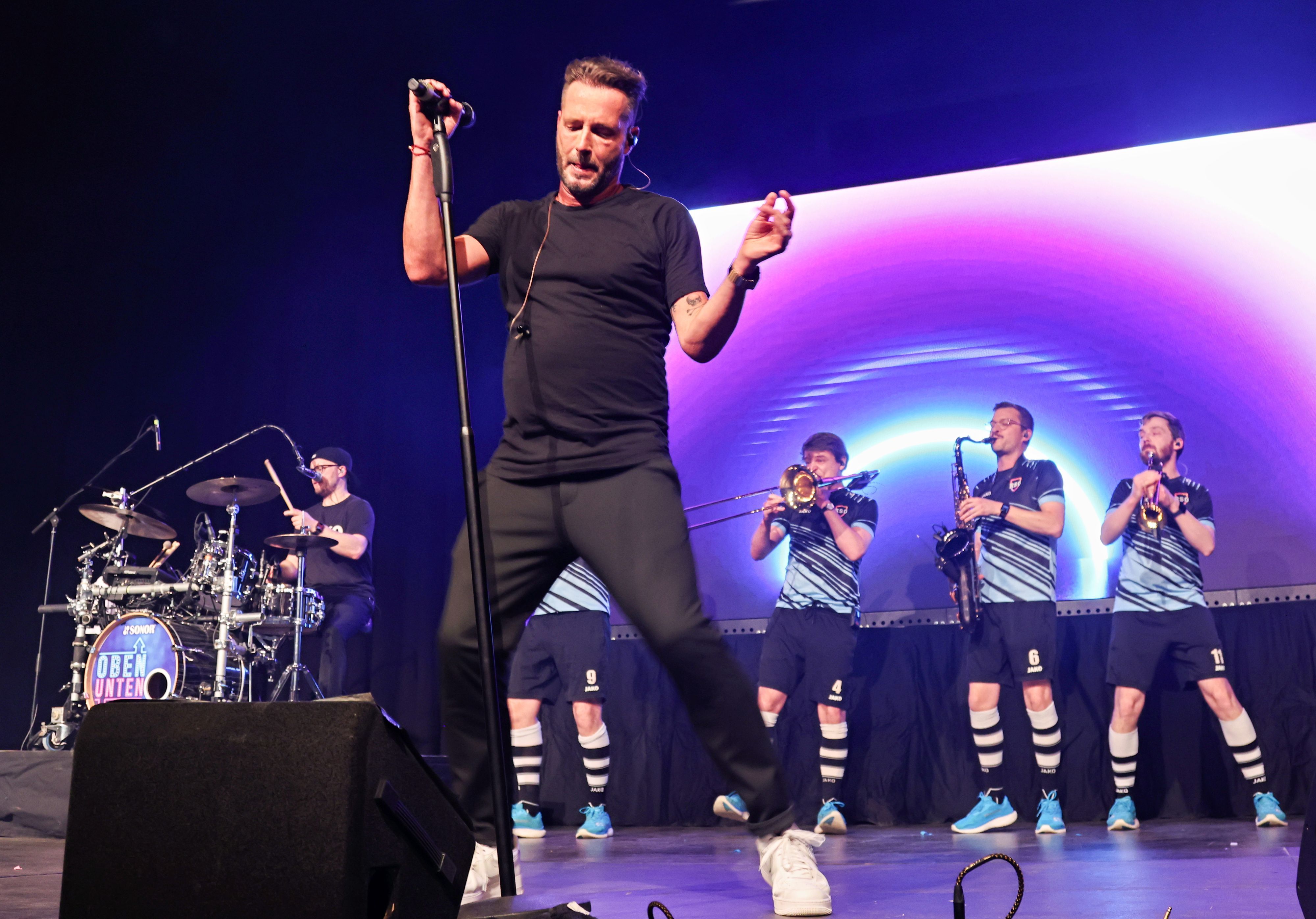 Die Räuber zusammen mit der Rhythmussportgruppe.