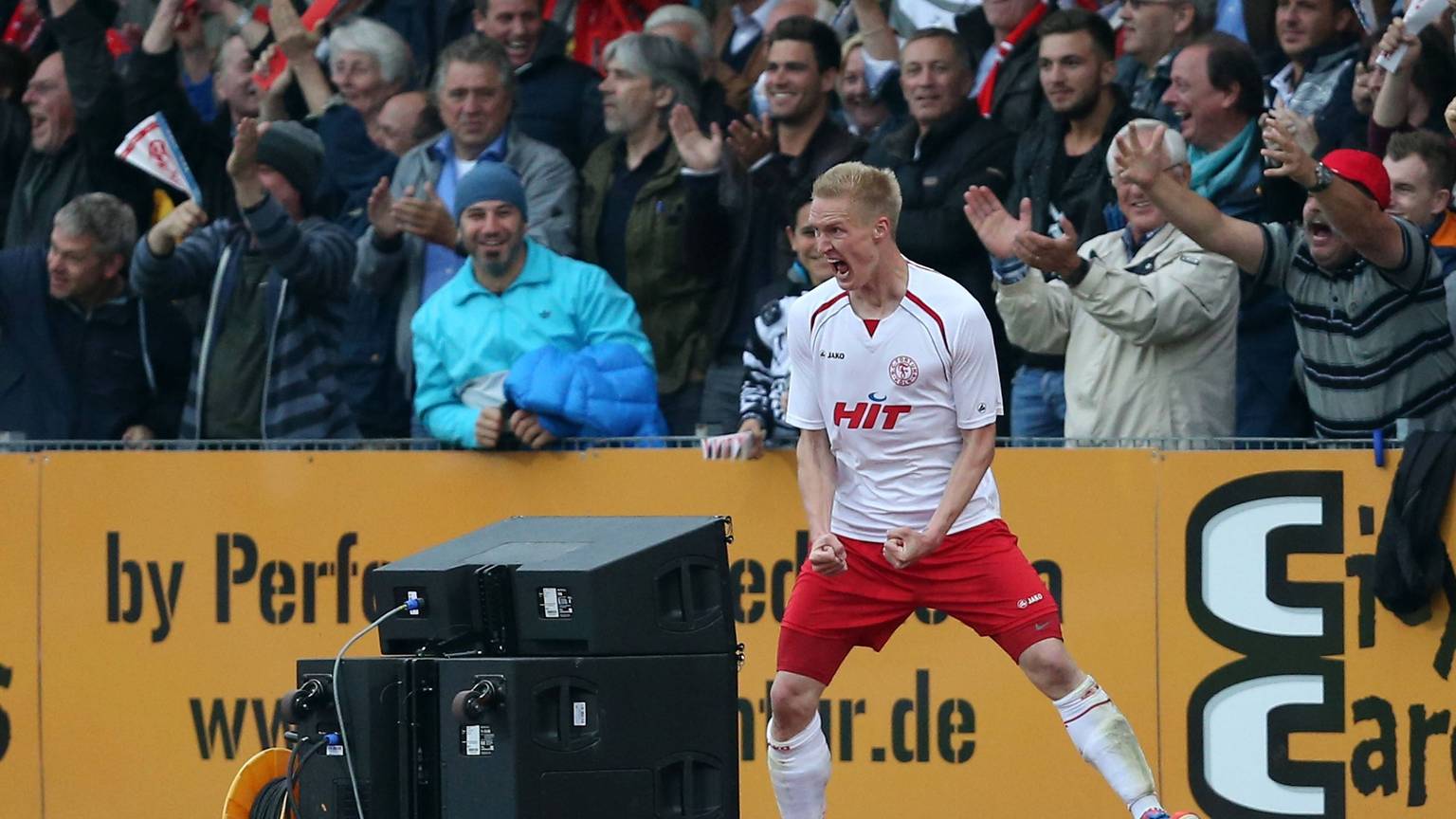 Thomas KRAUS (FK) bejubelt sein Tor zum 1:0 Fussball Regionalliga Relegation, Hinspiel, Fortuna Koeln - FC Bayern Muenchen II 1:0, am 28.05.2014 in Koeln/Deutschland.
Thomas Kraus FK cheered be goal to 1 0 Football third division Relegation Leg Fortuna Cologne FC Bavaria Munich II 1 0 at 28 05 2014 in Cologne Germany