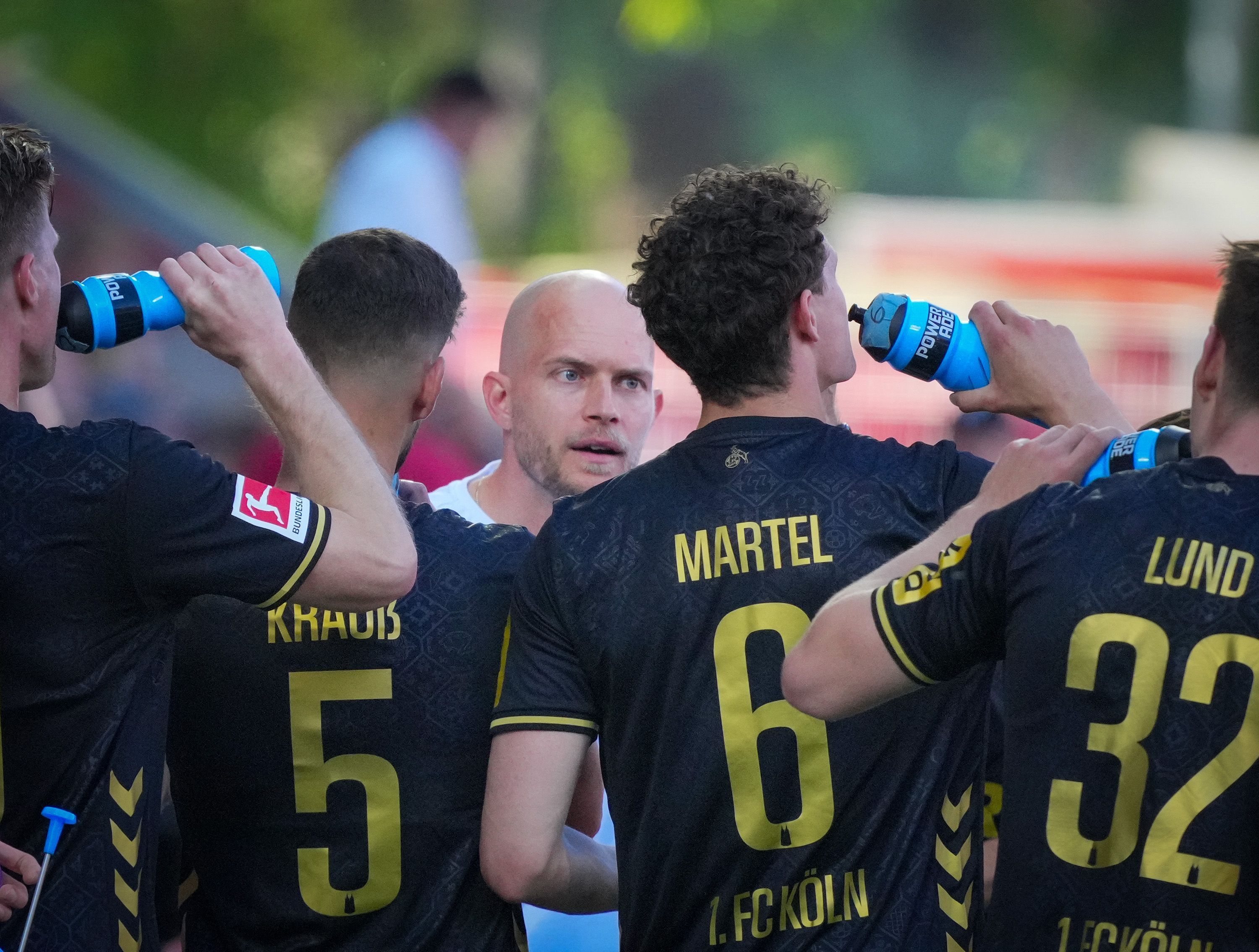 René Wagner versuchte, in der Trinkpause seine Mannschaft neu zu sortieren. Doch der FC brachte die 2:0-Führung in Berlin nicht ins Ziel.