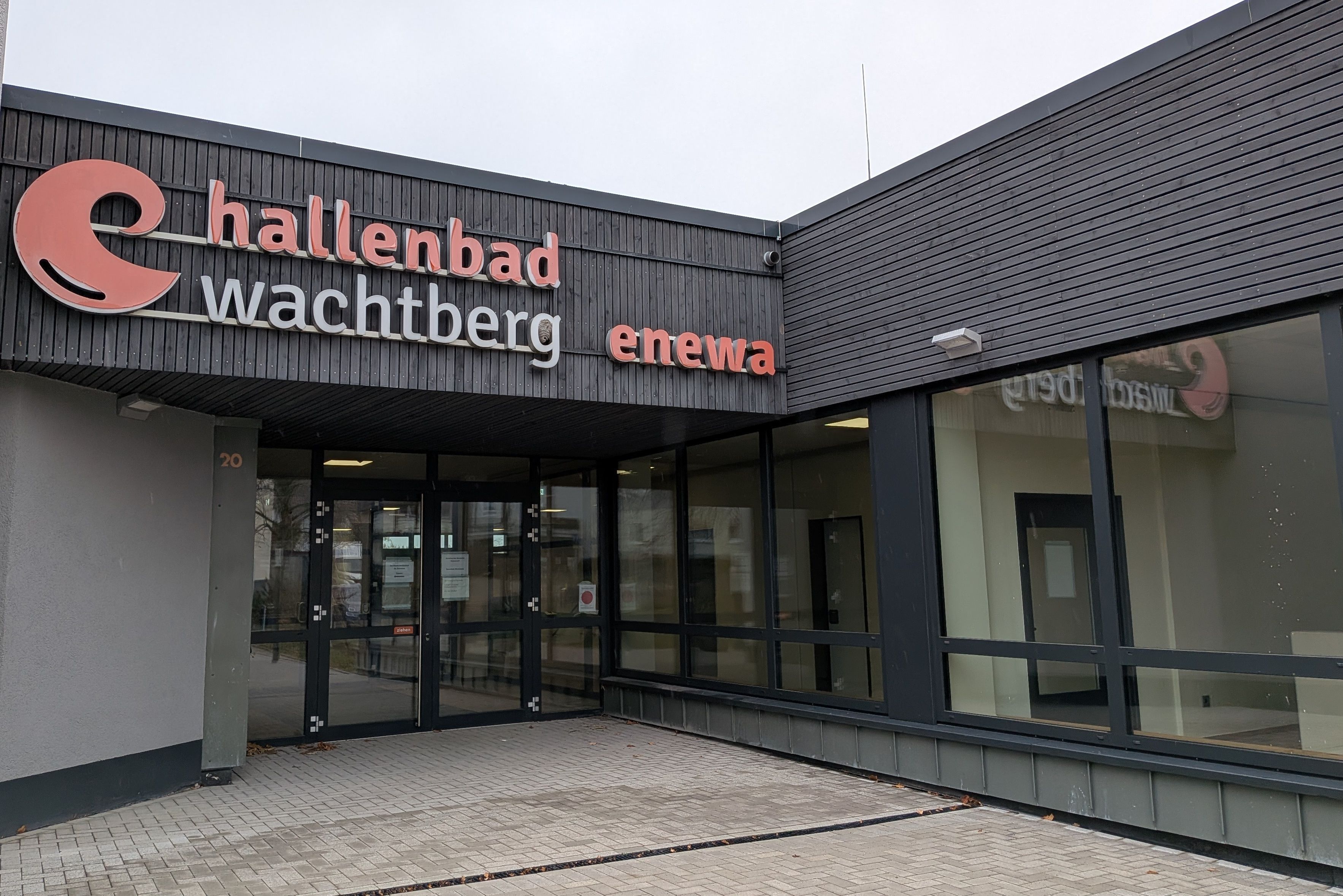 Sanierung des Hallenbades: Baustellenbesuch im November 2025.