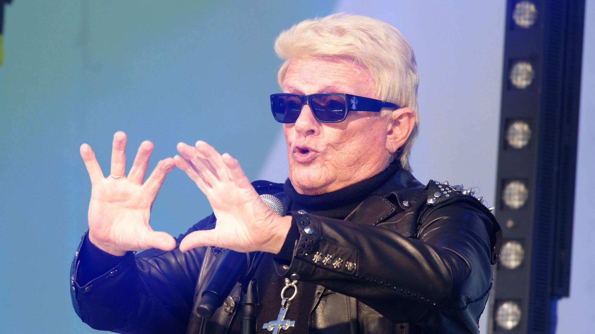 Heino, inzwischen 87 Jahre alt, soll heute statt in Euskirchen in Meckenheim auftreten.