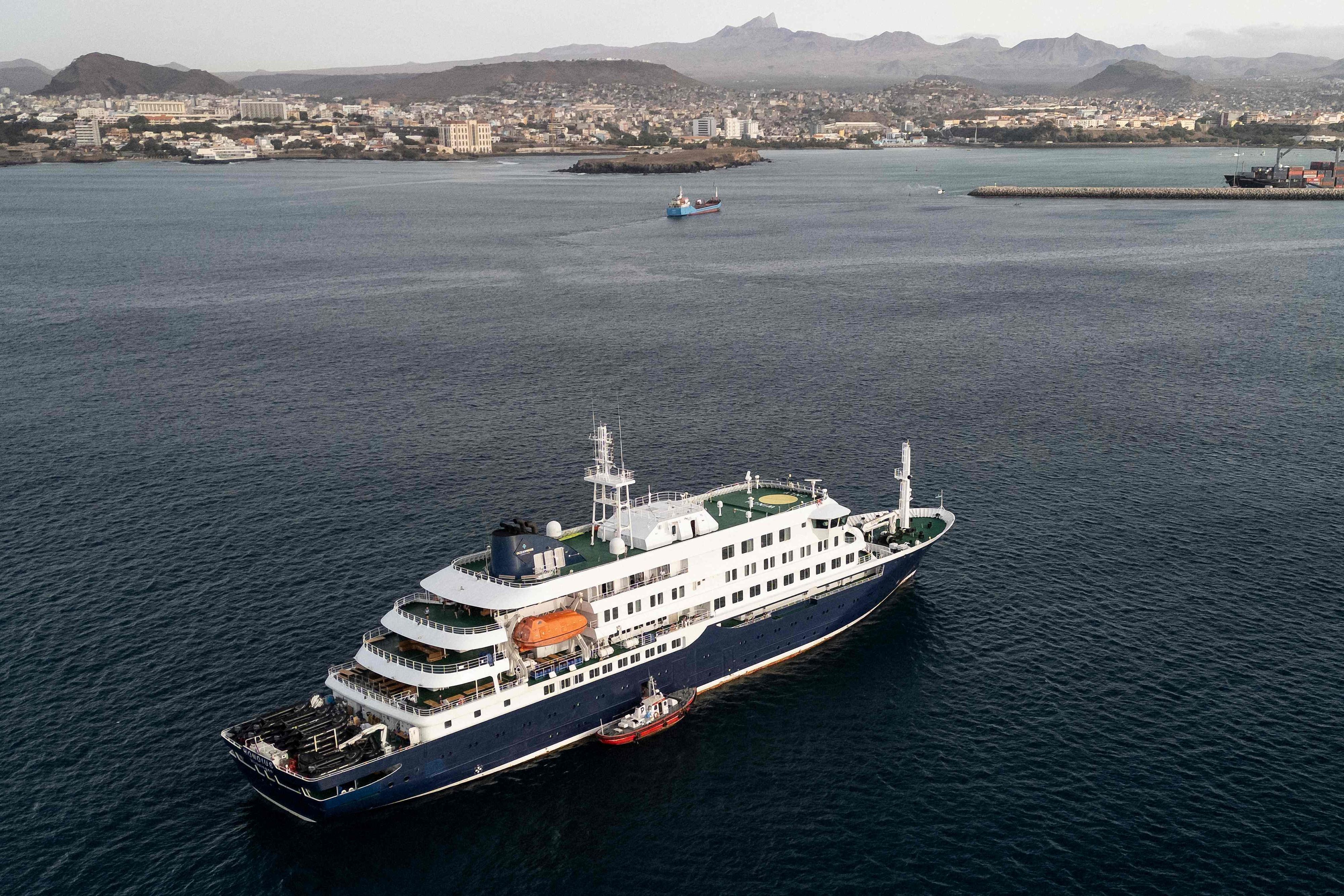 Die MV Hondius liegt derzeit vor Kap Verde – mit fast 150 Menschen an Bord.