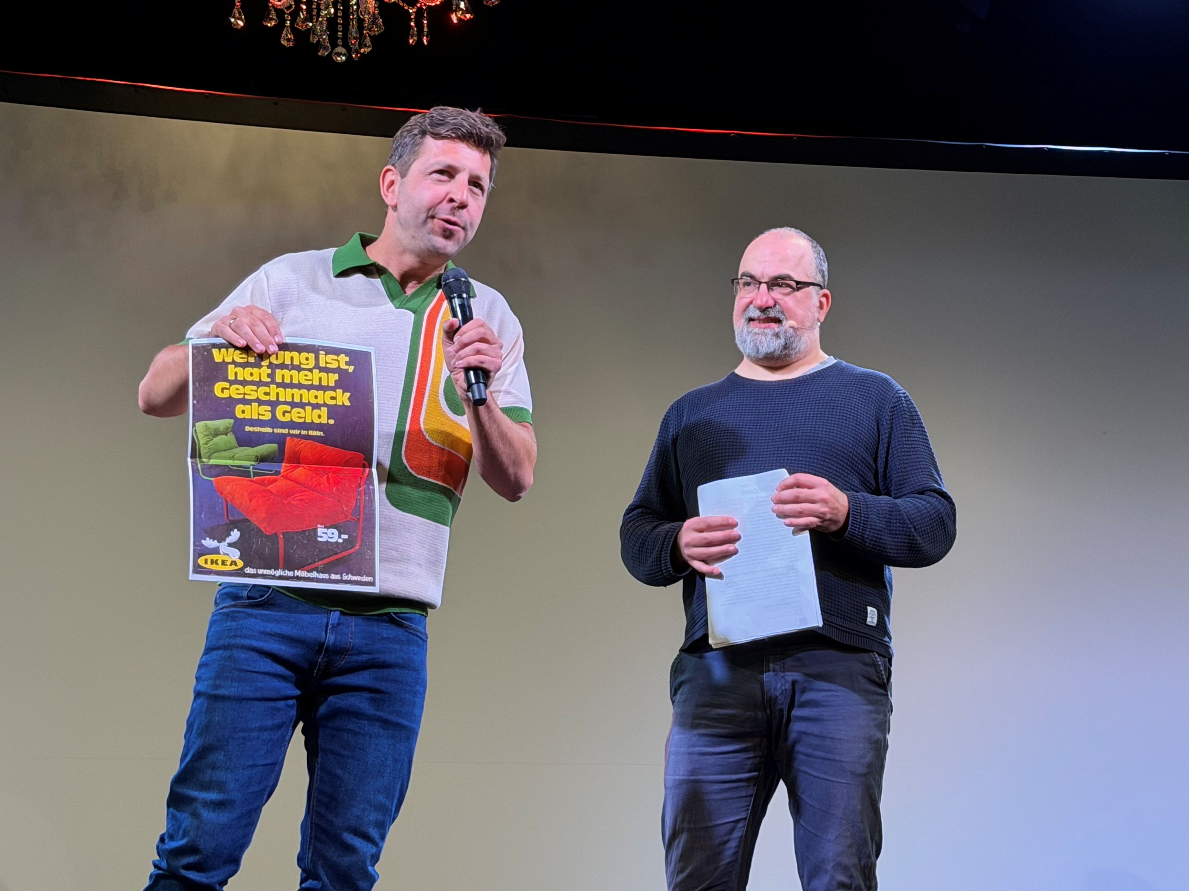William Danne und Gilly Alfeo stehen auf der Bühne.