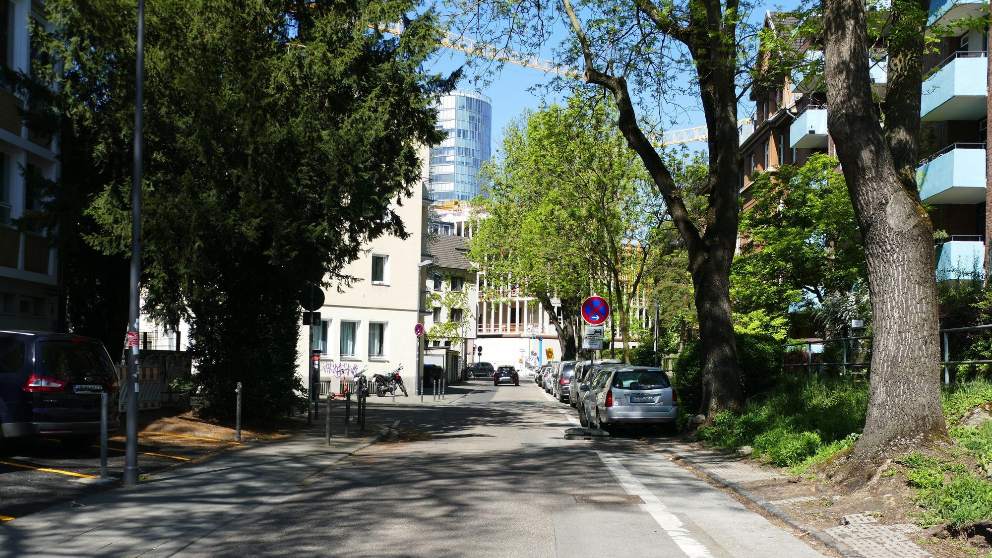 Die Kasemattenstraße in Deutz soll im Zuge einer klimarobusten Baumaßnahme umgestaltet werden.