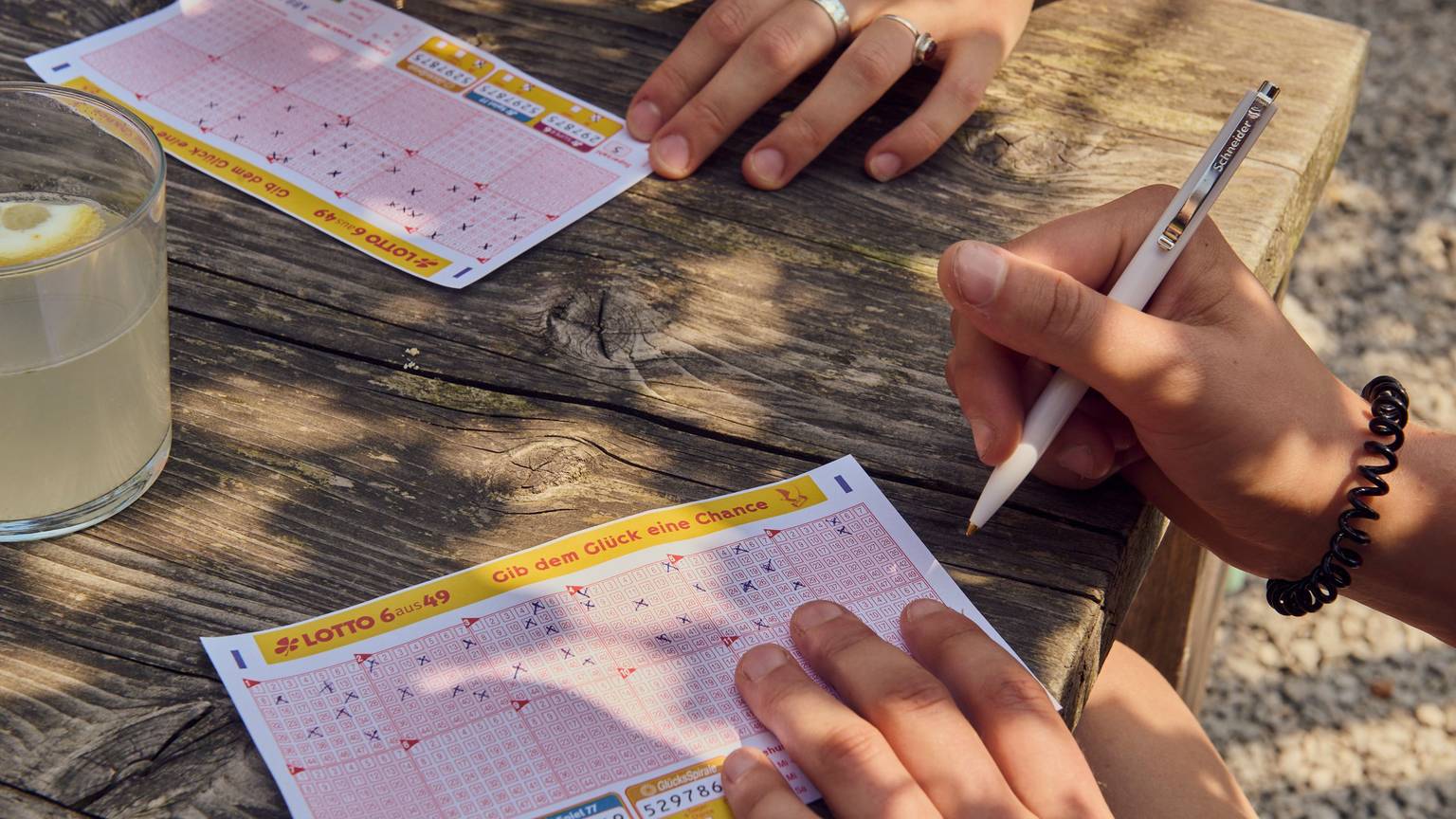 Sechs Richtige: Ein Spielteilnehmer aus NRW gewann rund 1,5 Millionen Euro in der Mittwochsziehung von LOTTO 6aus49.
