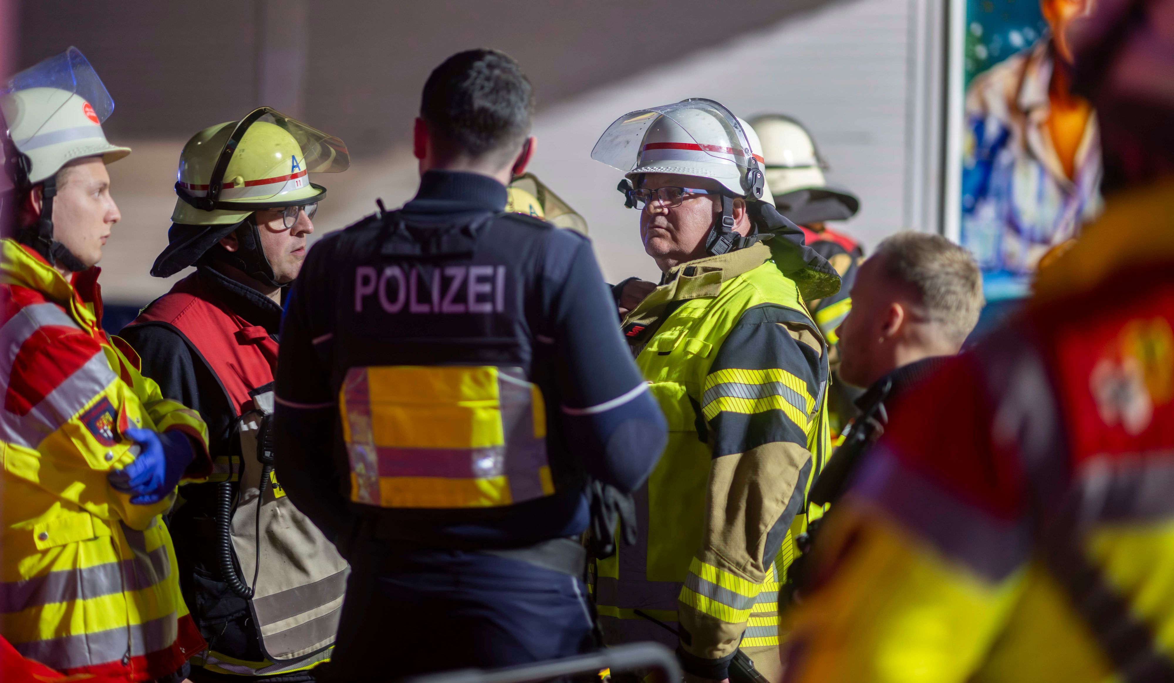 Das Bild zeigt den Einsatzleiter.