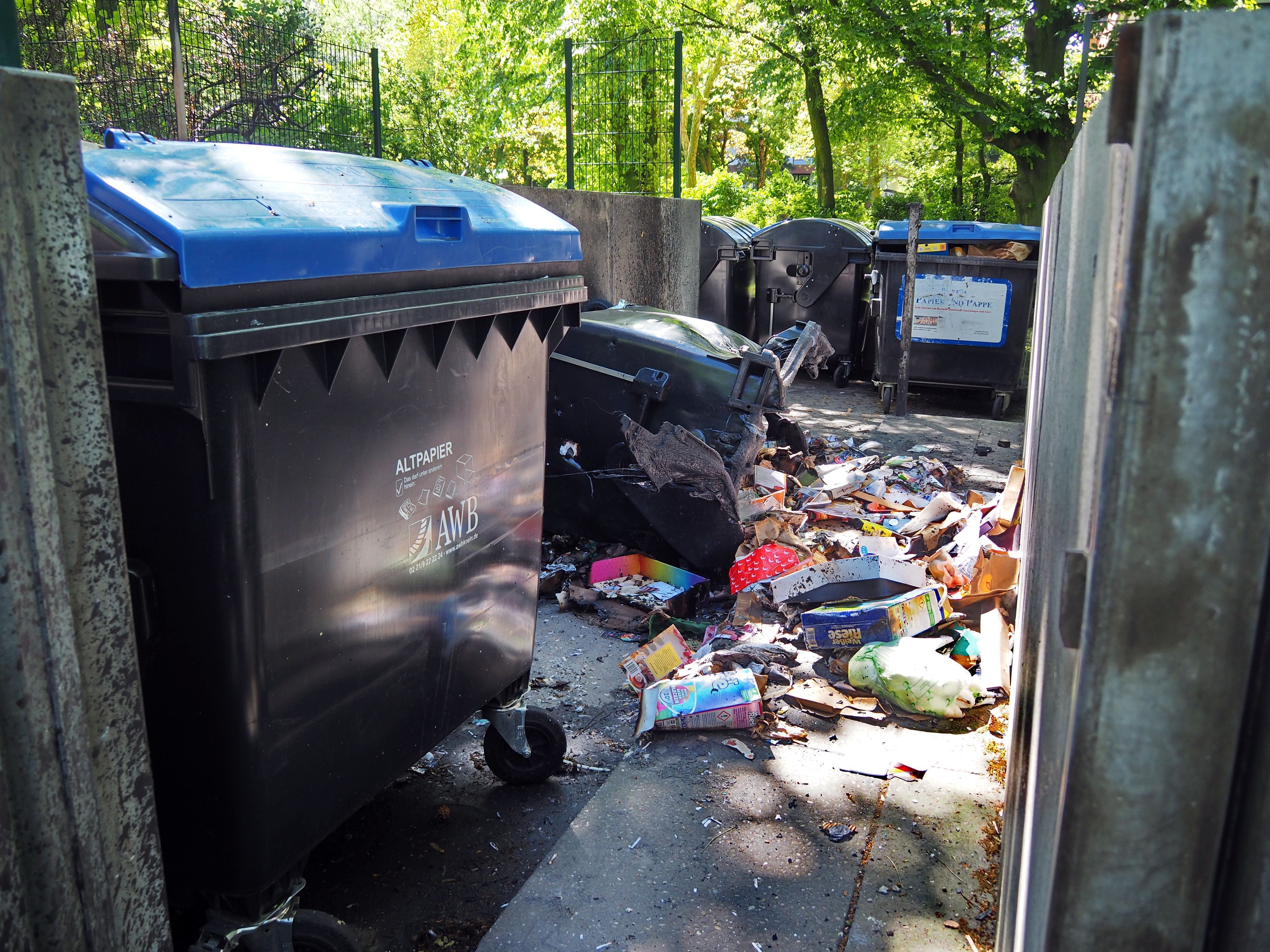 Allein im April brannten im Wohnpark Bayenthal viermal nachts die Müllcontainer vor der Krohstraße 2.