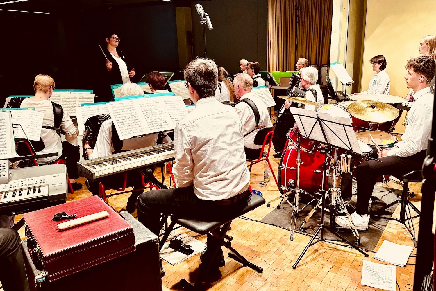 Das Akkordeon-Orchester feierte 50-jähriges Bestehen. Dirigentin ist Pia Clemens.