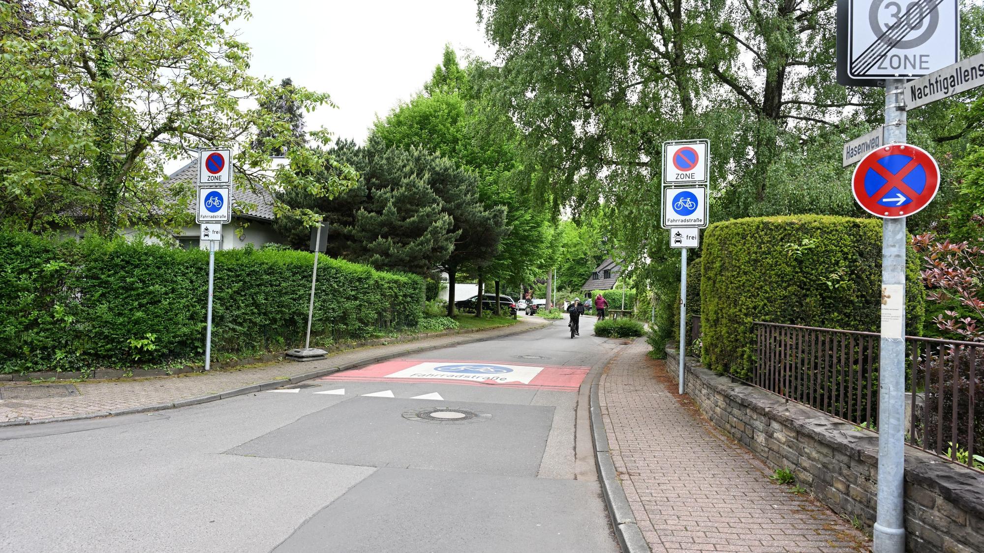 Das Foto zeigt den Hasenweg als Fahrradstraße