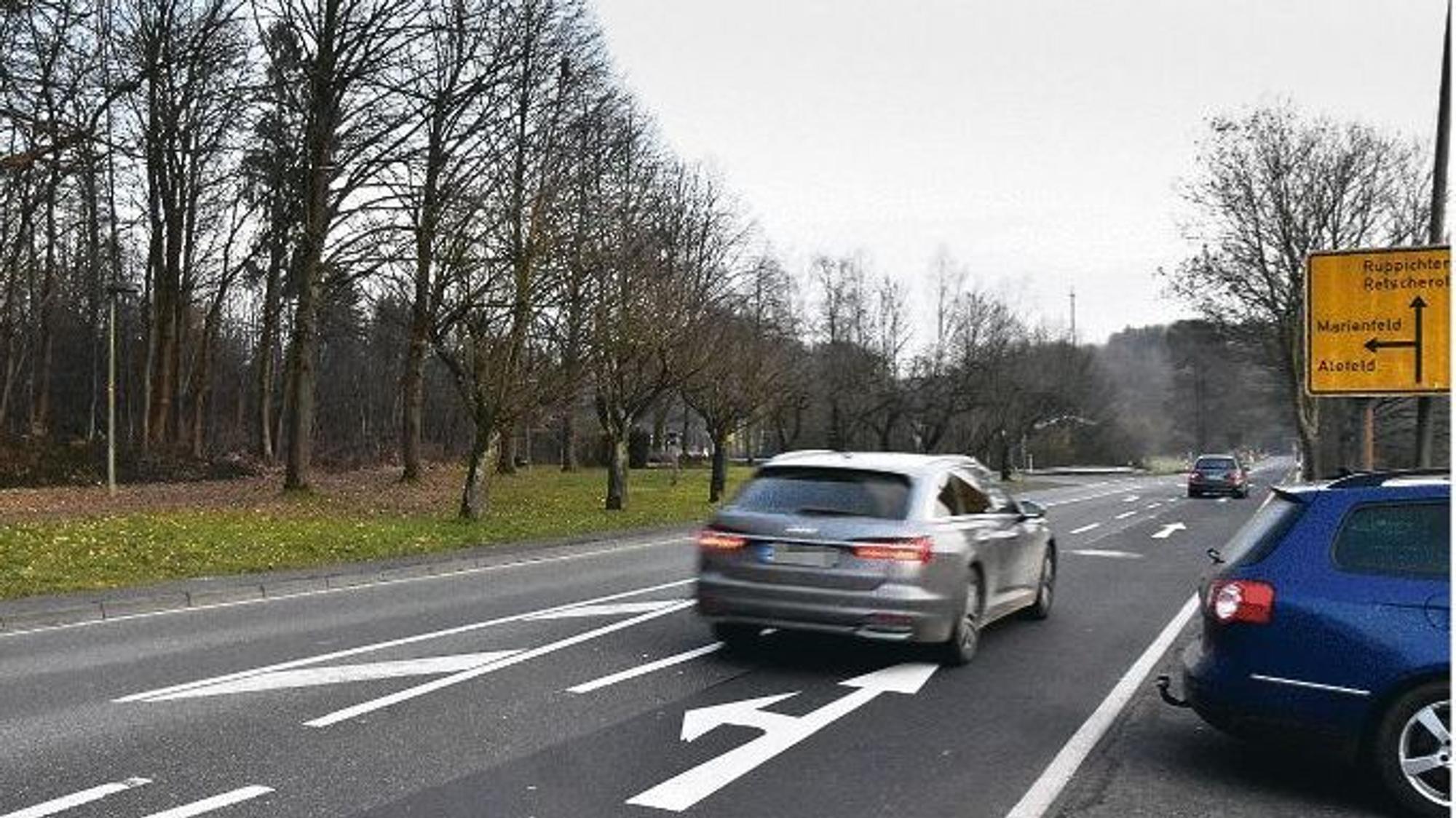 Auf der rechten Straßenseite gegenüber der Einfahrt nach Marienfeld soll der Netto-Markt gebaut werden.