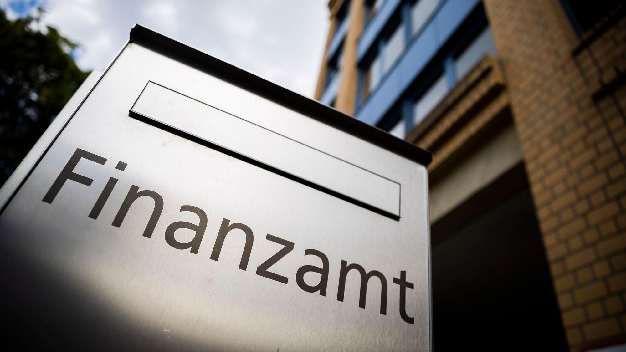 Briefkasten eines Finanzamts