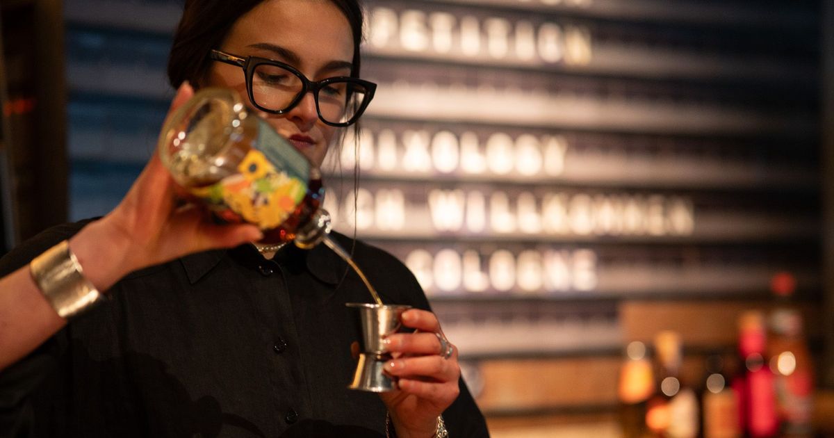 Moderne Rum-Cola siegt: Münchnerin gewinnt wichtigen Cocktail-Wettbewerb ...