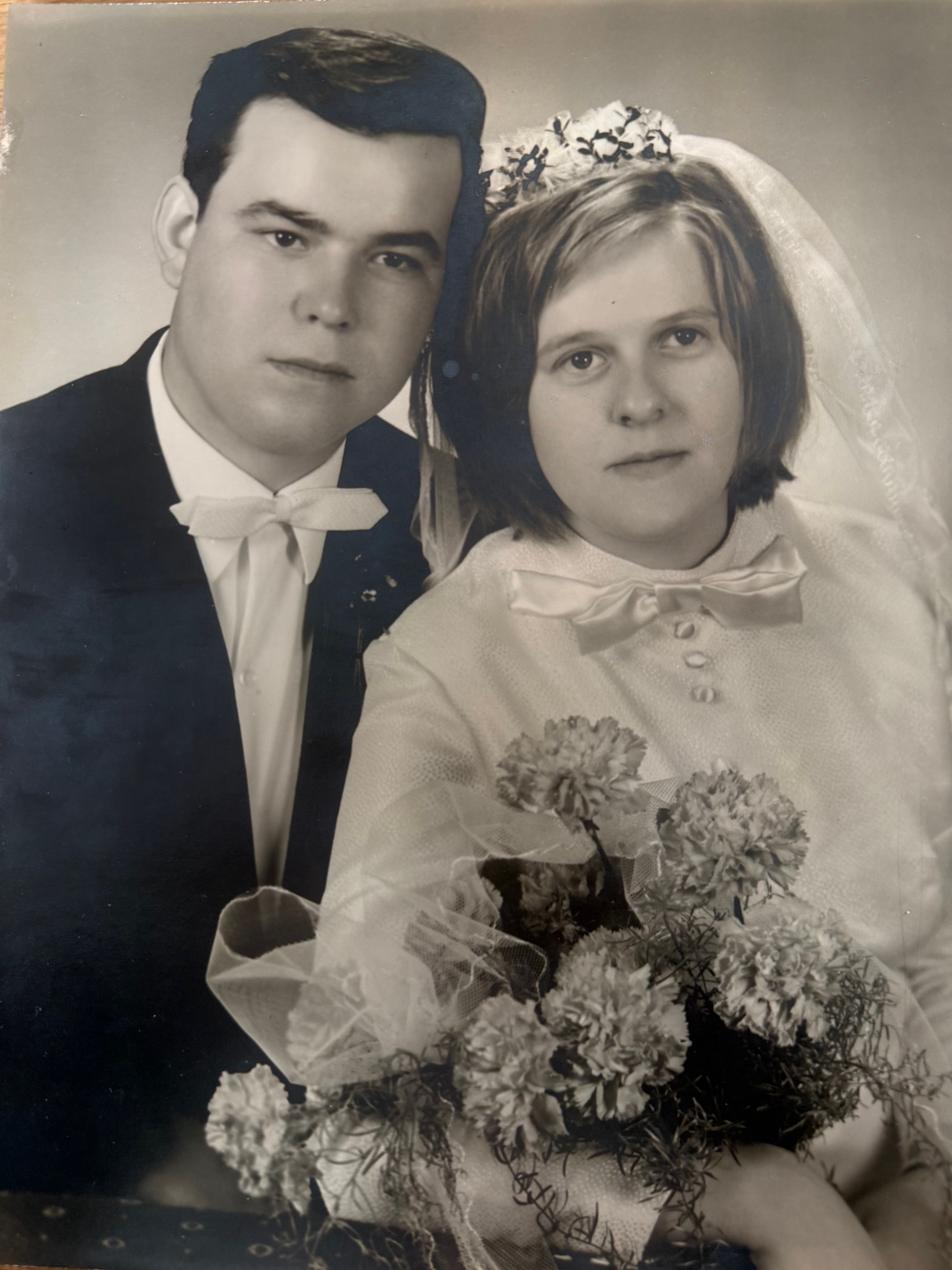 Ein altes Hochzeitsfoto.