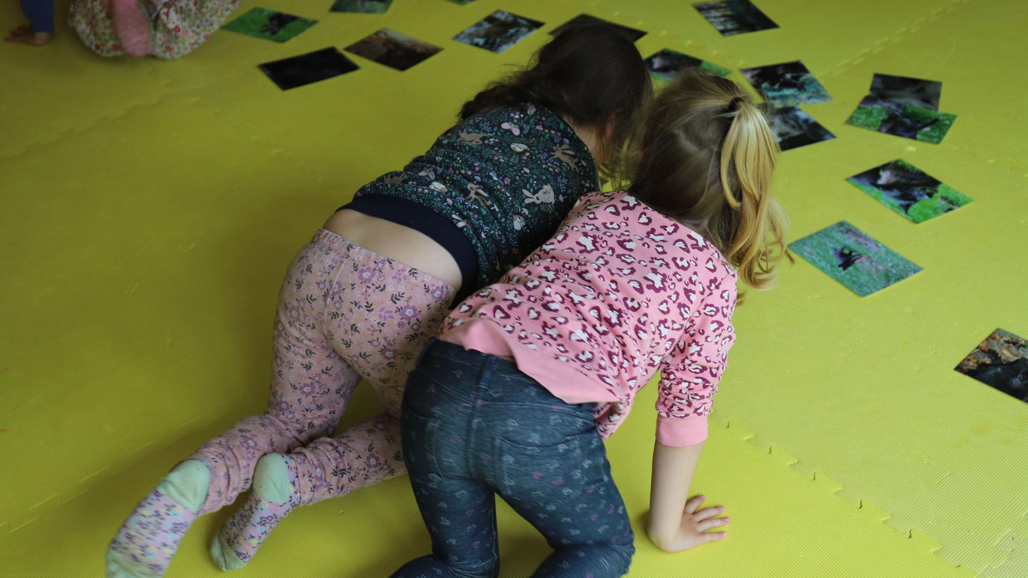 Das Anpirschen klappte so gut, dass Schmahl die Kinder in „sein“ Rudel aufgenommen hätte.