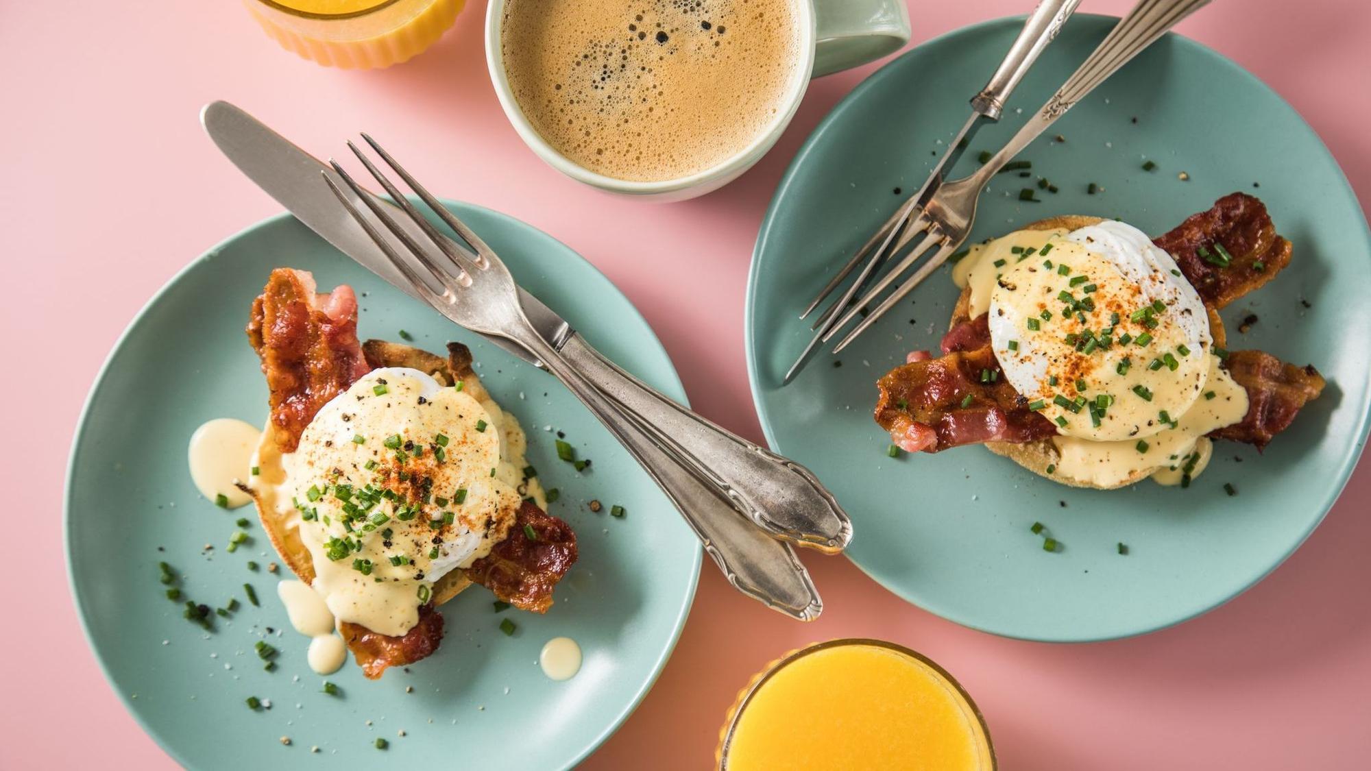 Eggs Benedict mit Bacon