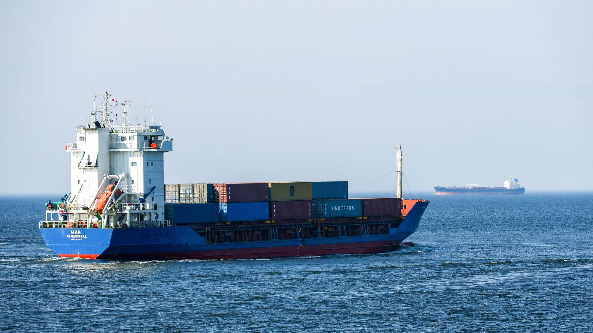 Ein russisches Frachtschiff in der Nähe von Kaliningrad. (Symbolbild)