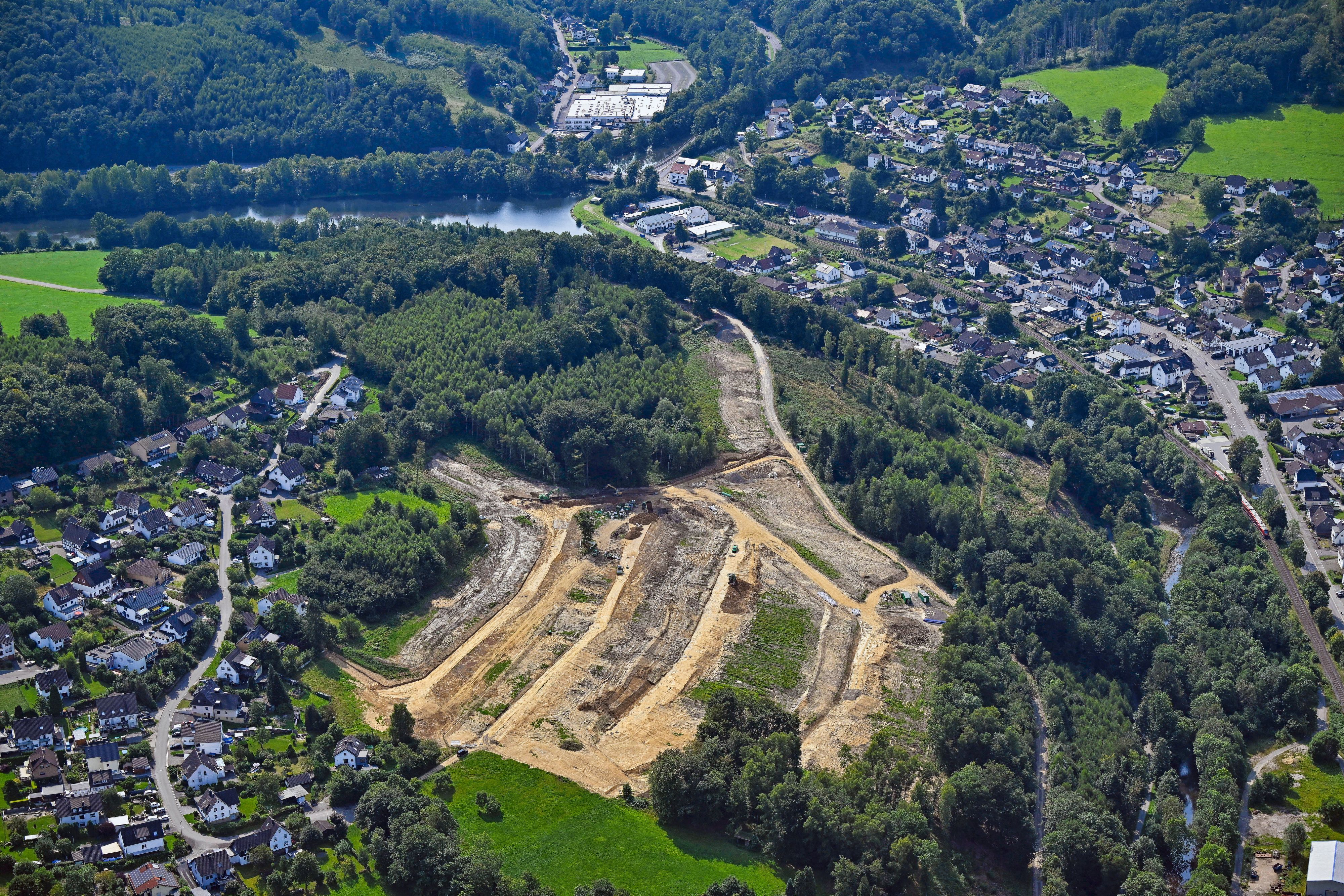 Das Neubaugebiet Buschhausen in Ründeroth aus der Vogelperspektive.