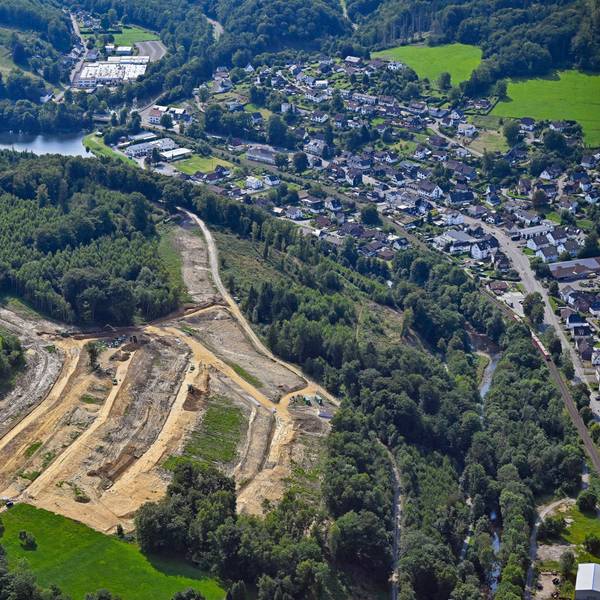 Das Neubaugebiet Buschhausen in Ründeroth aus der Vogelperspektive.