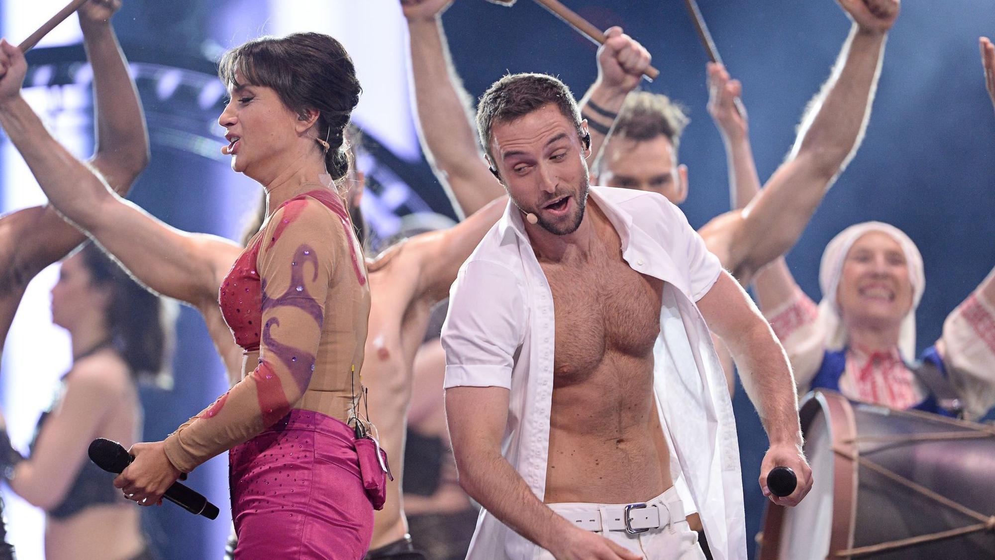 Måns Zelmerlöw und Petra Mede beim ESC 2016