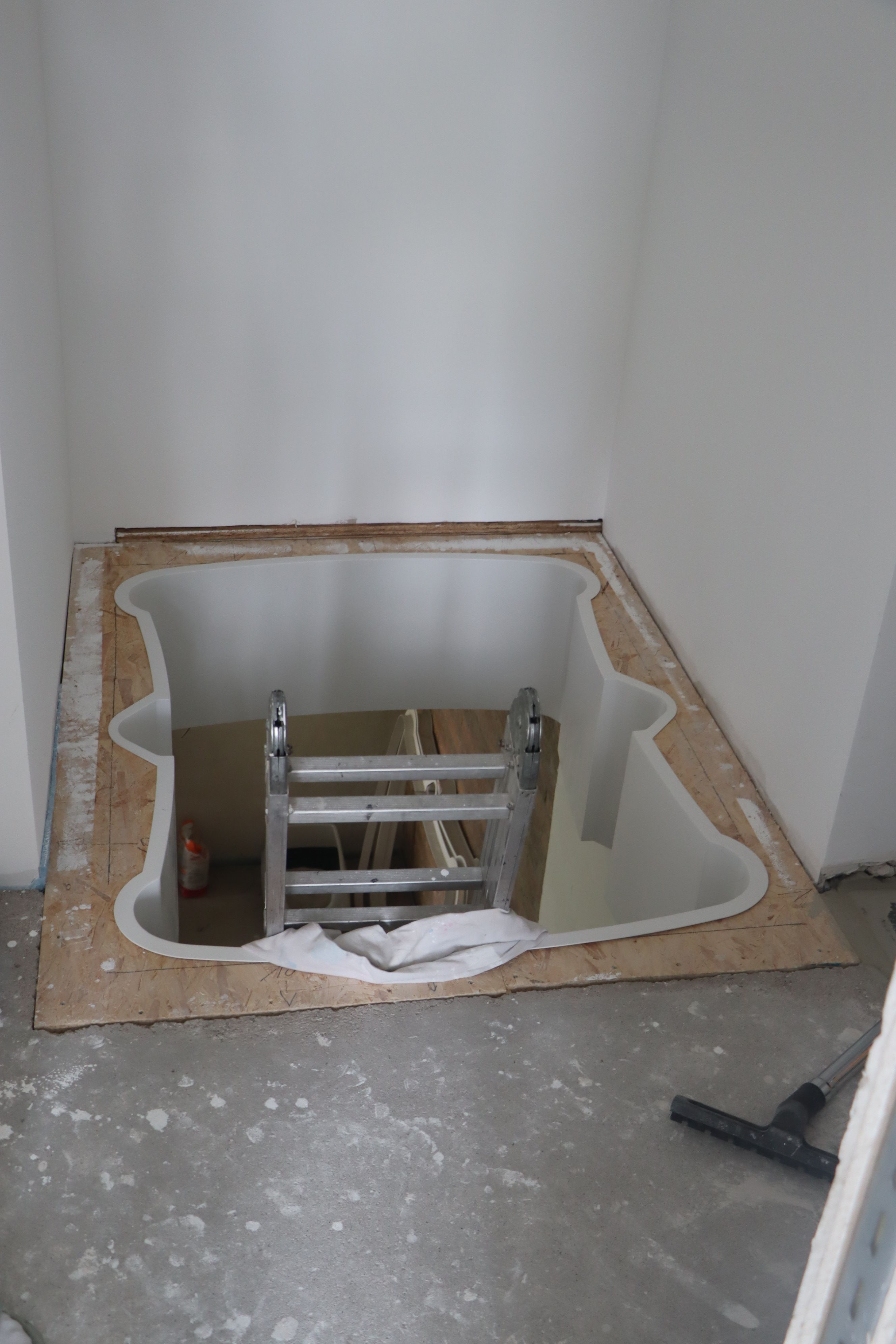 Hier kommt der Aufzug rein - barrierefrei geht es so bald vom Erdgeschoss bis in Richards Zimmer.