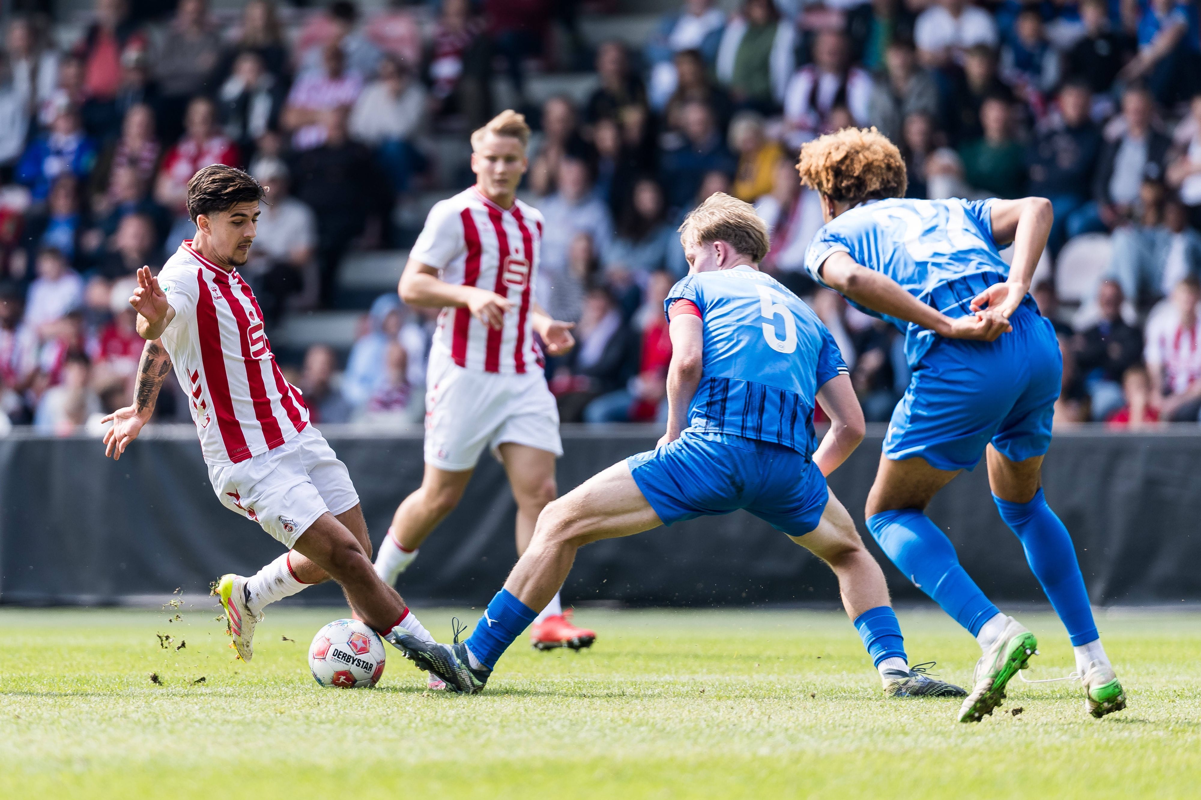 Kristiyan Irmiev (l.) im DM-Viertelfinale gegen den 1. FC Heidenheim.