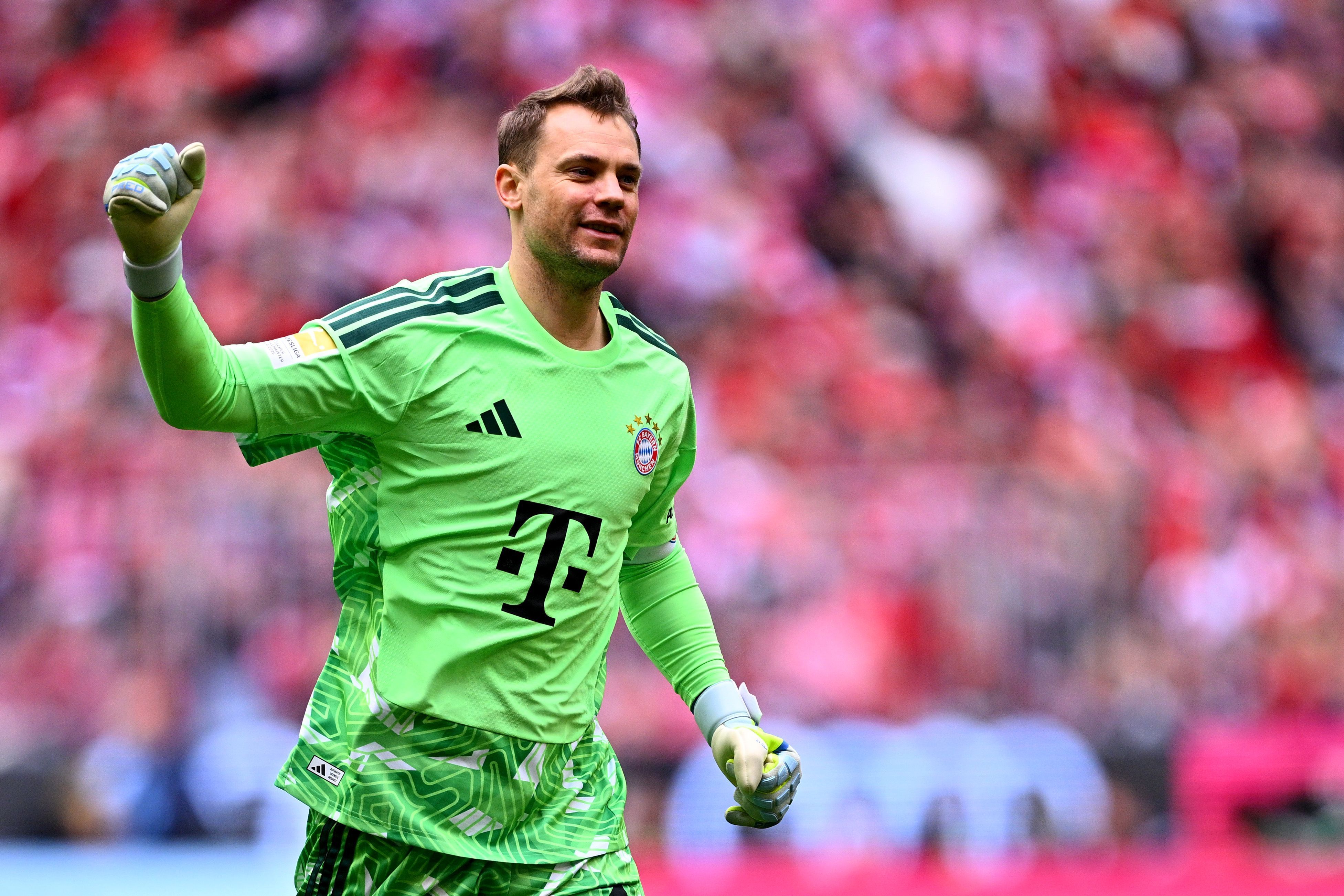 Manuel Neuer jubelt über ein Bayern-Tor.