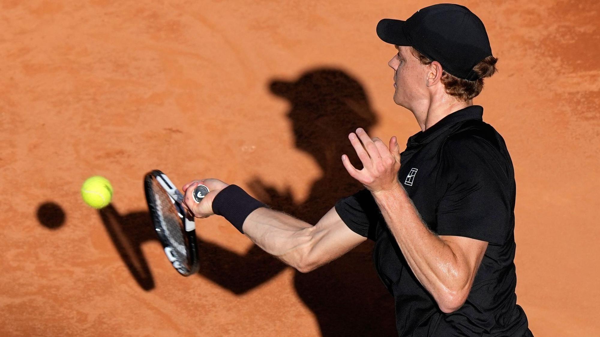 Jannik Sinner dominiert die Tennis-Szene: Der Italiener gewinnt auch in Rom.