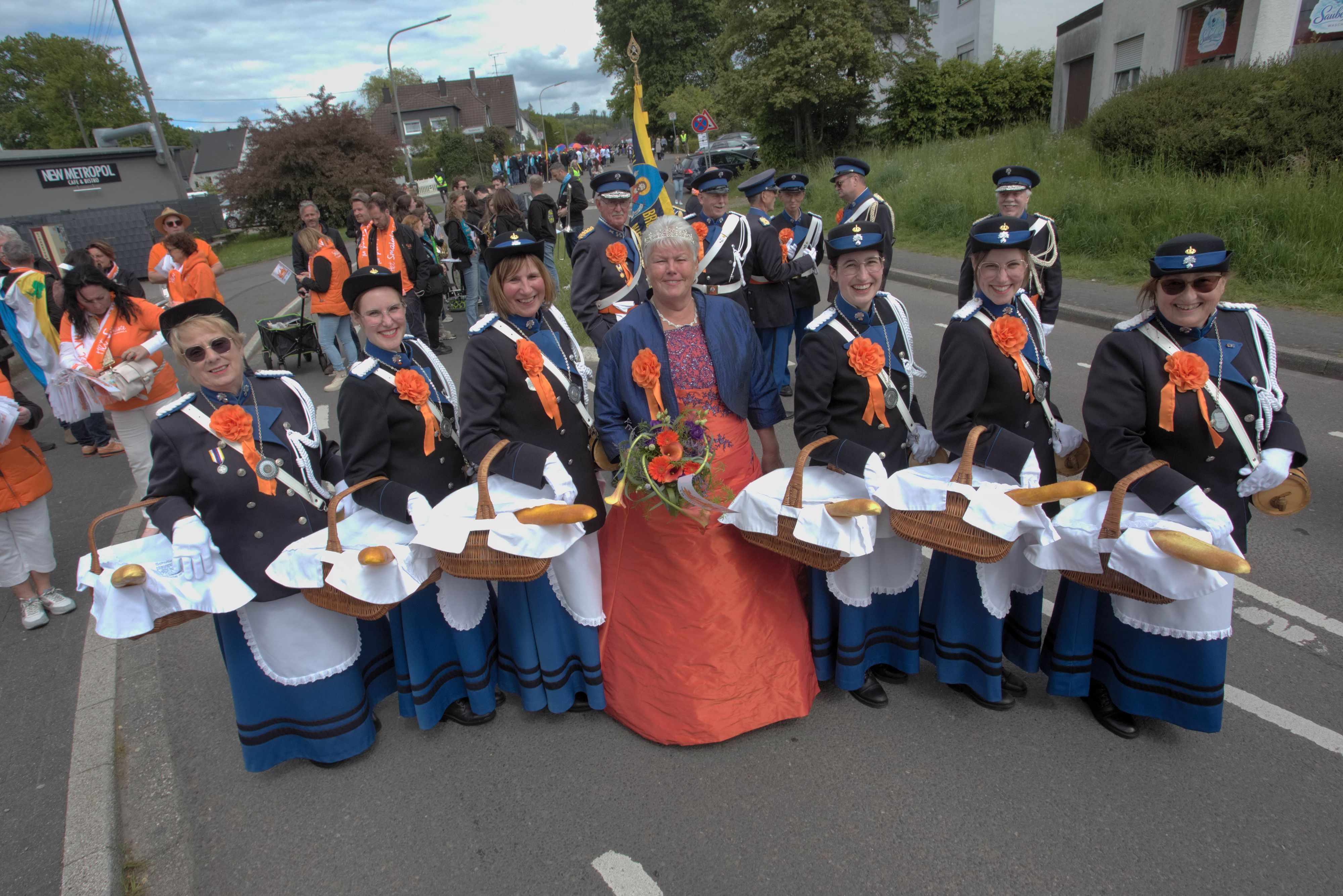 Szene vom Festumzug zum 725. Stadtgeburtstag Bergneustadts